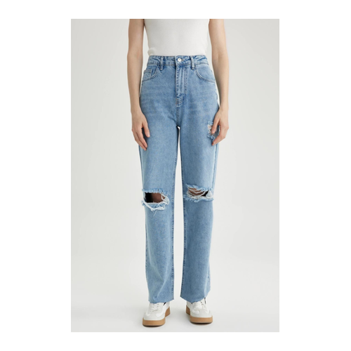 Bild von DeFacto 90er-Jahre Jeans Mit Weitem Bein und Zerrissenen Details für Damen