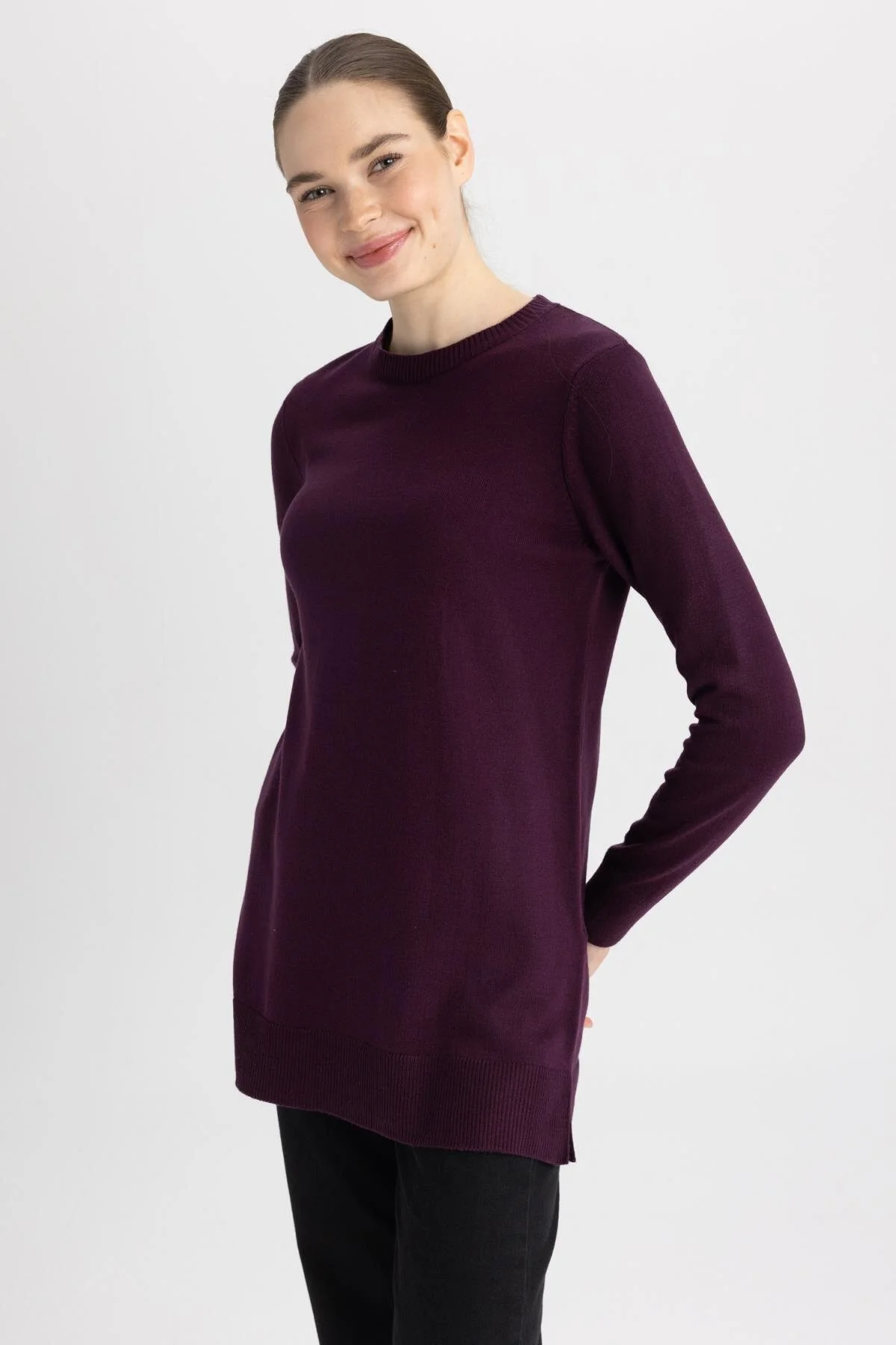 Bild von DeFacto Pullover-tunika Mit Rundhalsausschnitt Und Seitenschlitz In Normaler Passform – H3431az23wn für Damen - M