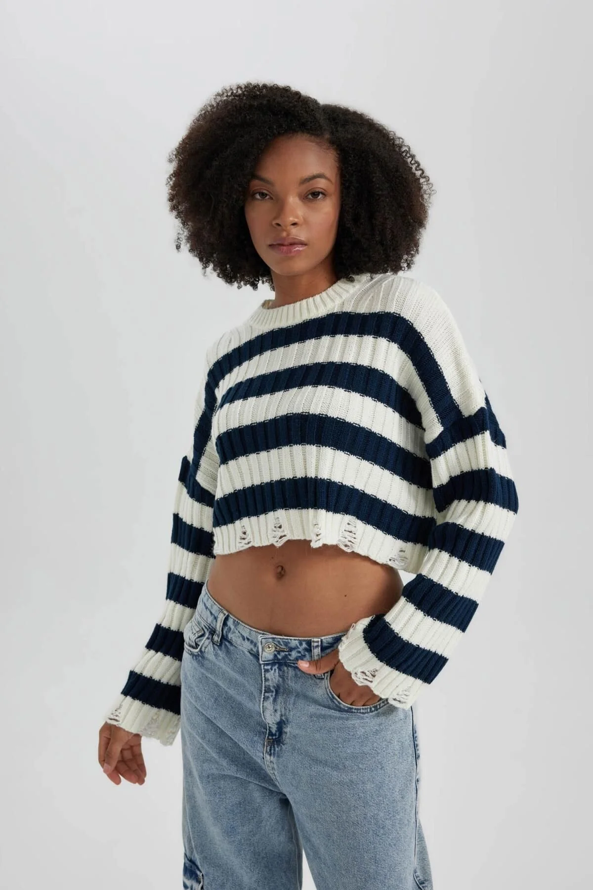 Bild von DeFacto Strickpullover Mit Normaler Passform Und Rundhalsausschnitt A8152ax23wn für Damen - L