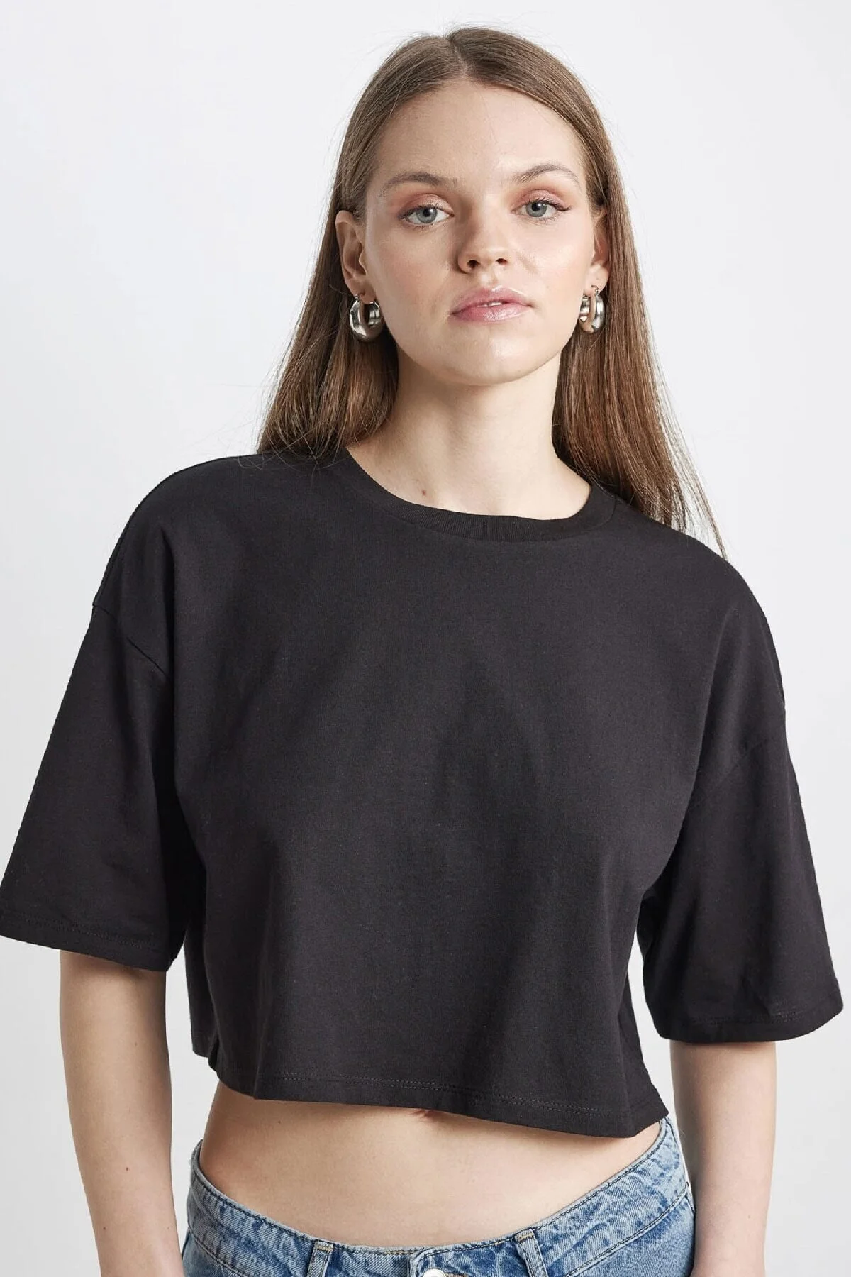 Bild von DeFacto Coool Loose Fit Basic Solid Kurzarm-t-shirt Mit Rundhalsausschnitt X2381az24sm für Damen - XL