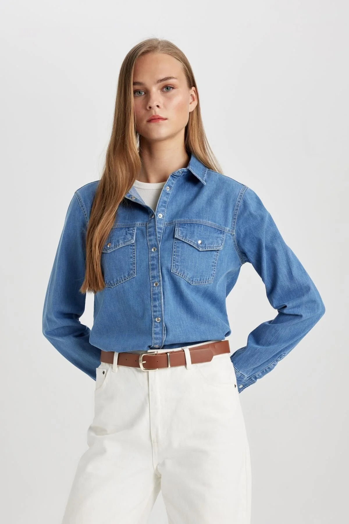 Bild von DeFacto Langärmliges Jeanshemd Mit Normaler Passform – B5209ax24sm für Damen - XS