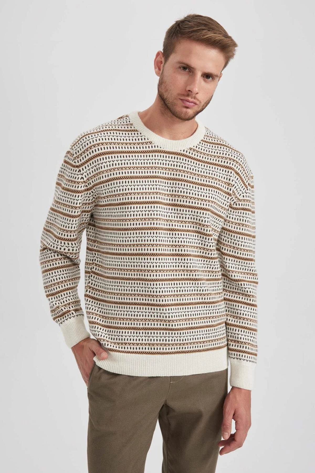 Bild von DeFacto Standard-passform, Normaler Schnitt, Gemusterter Strickpullover Mit Rundhalsausschnitt B1448ax23wn für Herren - L