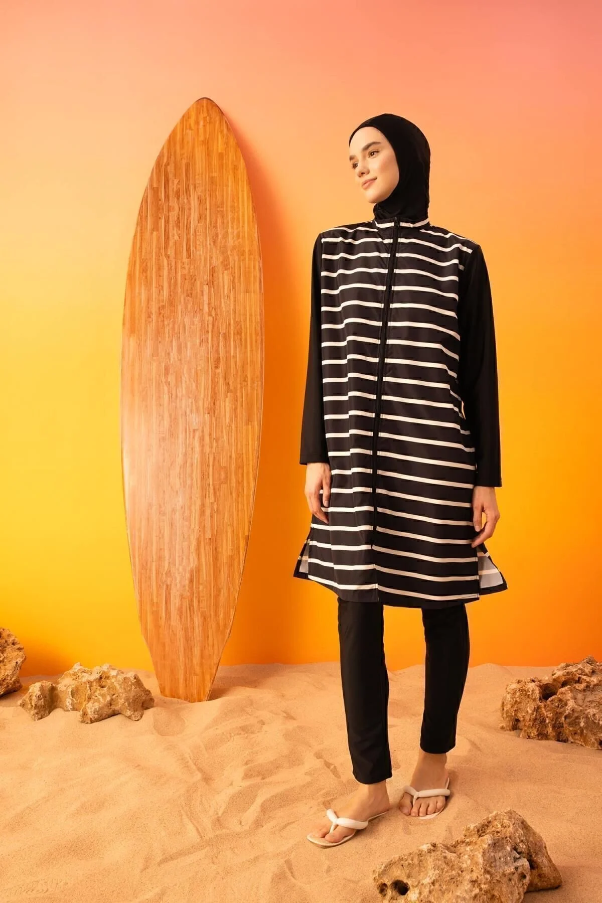 Bild von DeFacto 3-teiliges Gestreiftes Burkini-hijab-badeanzug-set Mit Normaler Passform B5226ax24sm für Damen - S