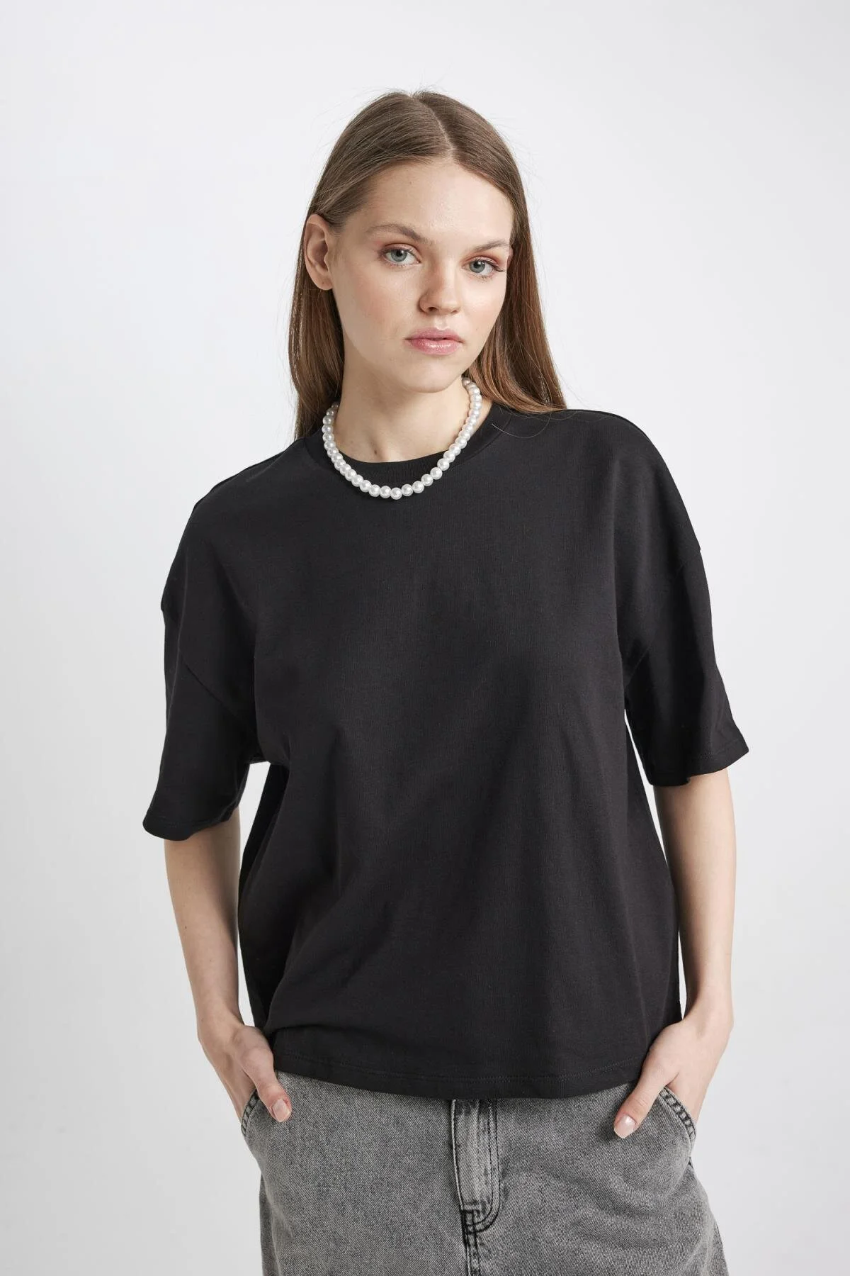 Bild von DeFacto Cooles, Kurzärmliges T-shirt Mit Lockerer Passform für Damen - L