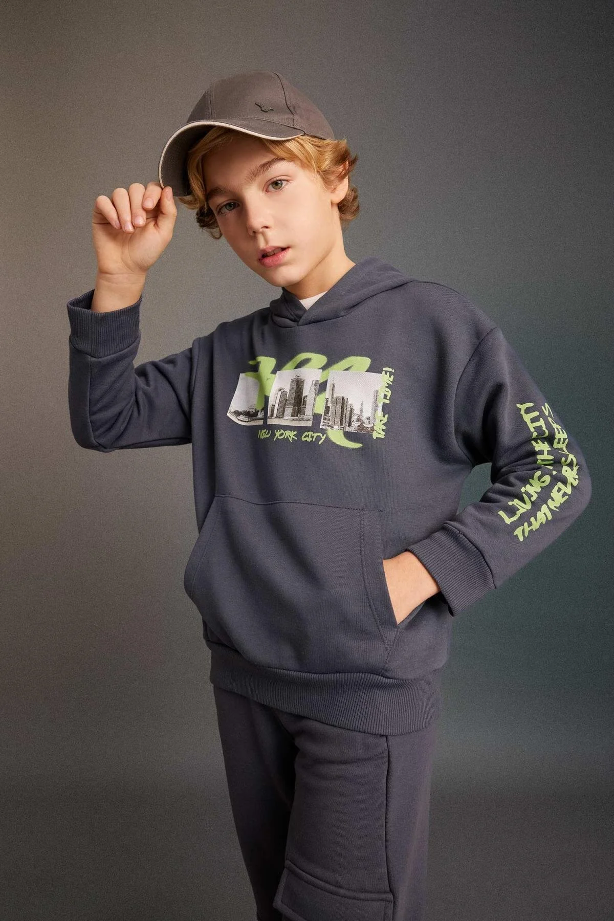 Bild von DeFacto Übergroßes Bedrucktes Sweatshirt Mit Kapuze Für Jungen – C0359a823cw für Herren - 11–12 Jahre