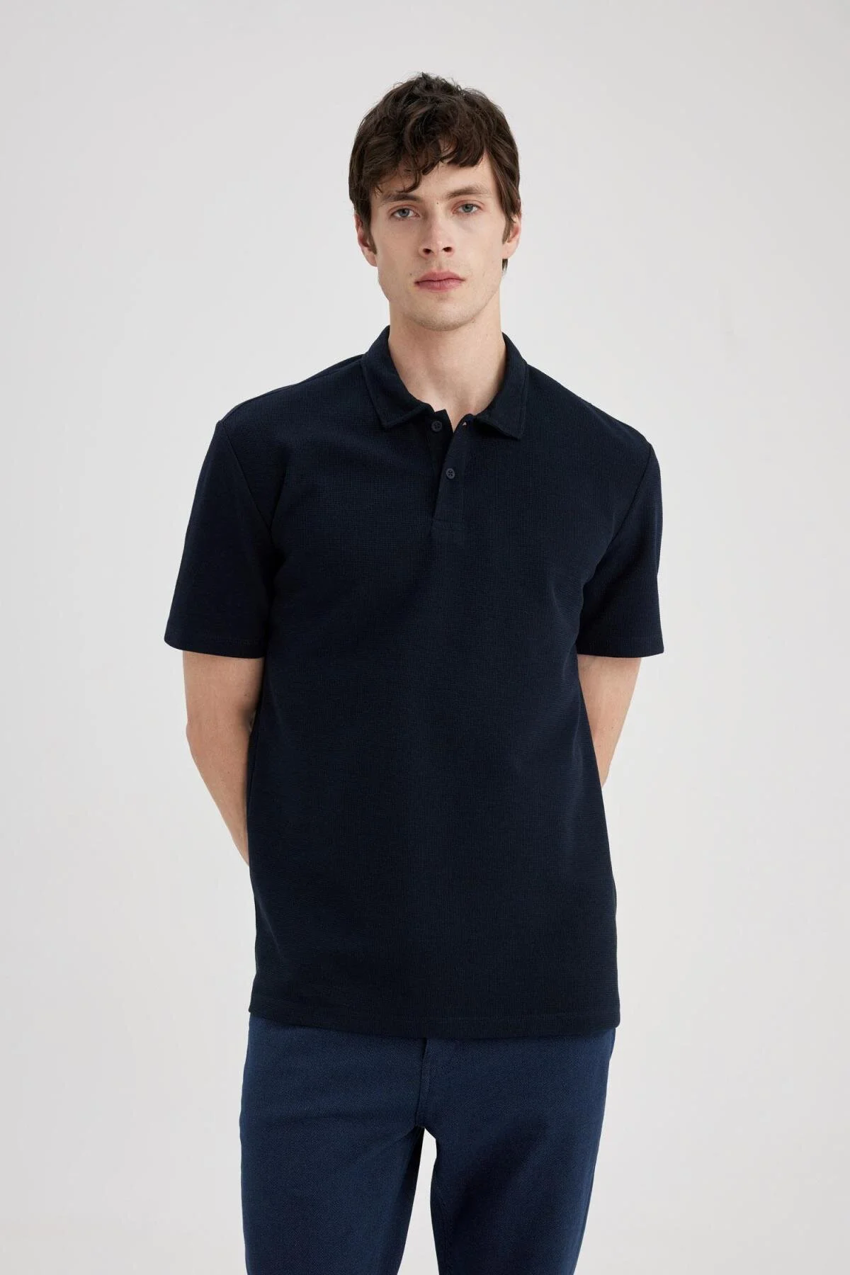 Bild von DeFacto Neues, Einfarbiges, Kurzärmliges Basic-poloshirt Mit Normaler Passform B4939ax24sp für Herren - S
