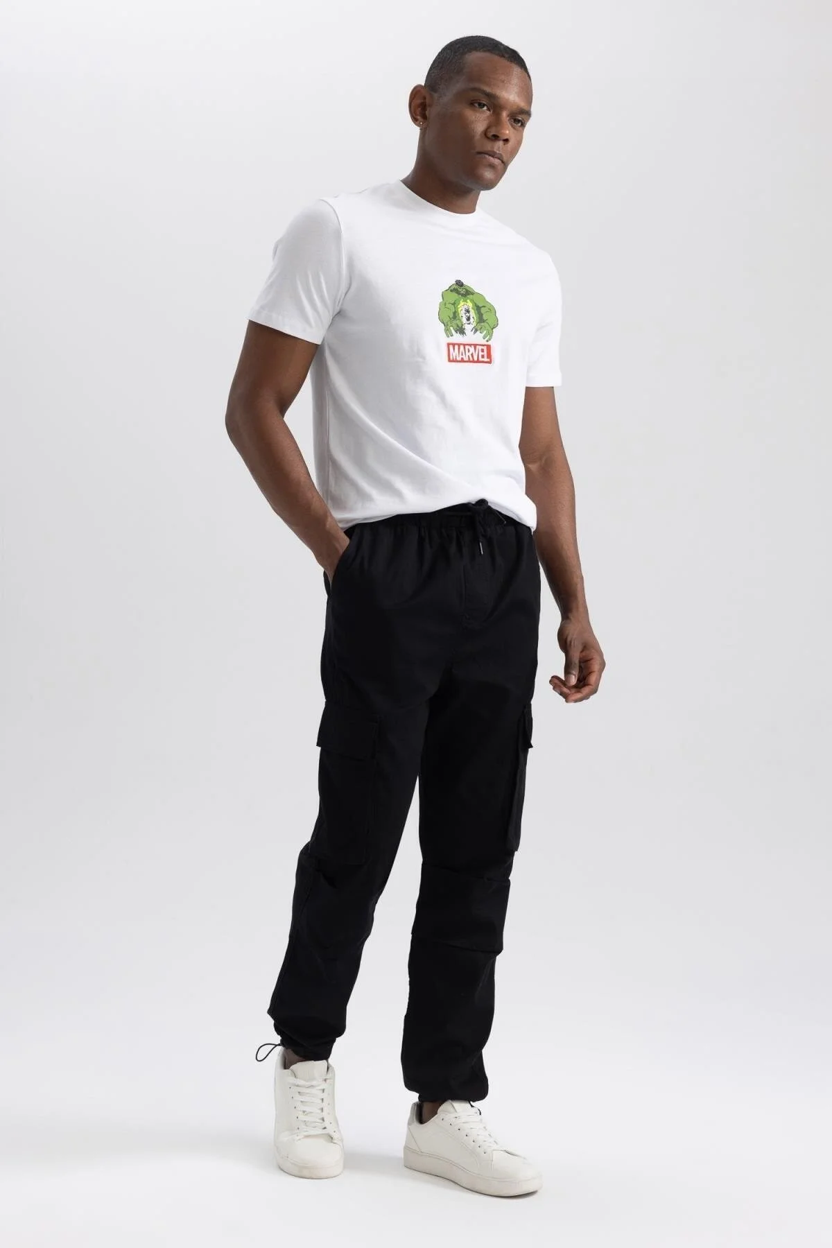 Bild von DeFacto Relax-fit-hose Aus Gabardine Mit Geradem Bein Und Cargotaschen B2653ax23hs für Herren - 32/30