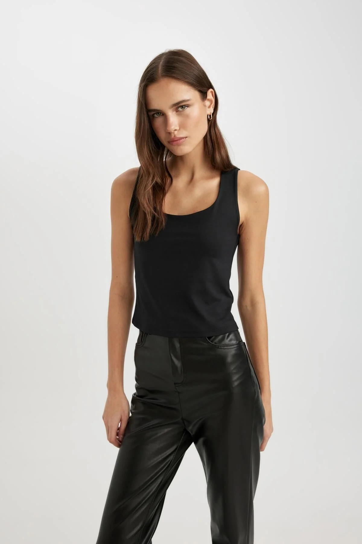 Bild von DeFacto U-ausschnitt Slim Fit Basic Tank Top C2622ax24sp für Damen - 3XL
