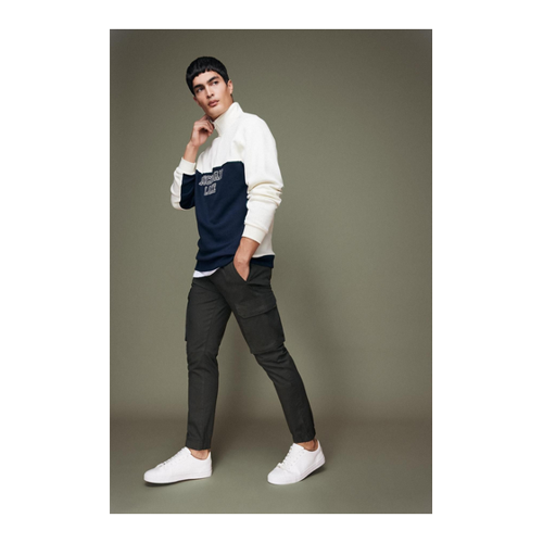 Bild von DeFacto Slim-fit-Hose mit Cargotasche und elastischem Bein – Der perfekte Begleiter für den Alltag