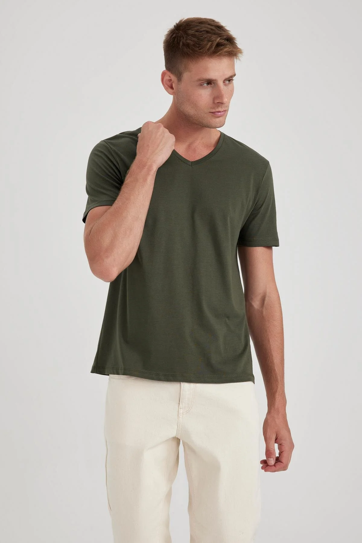 Bild von DeFacto Slim-fit-t-shirt Mit V-ausschnitt für Herren - L