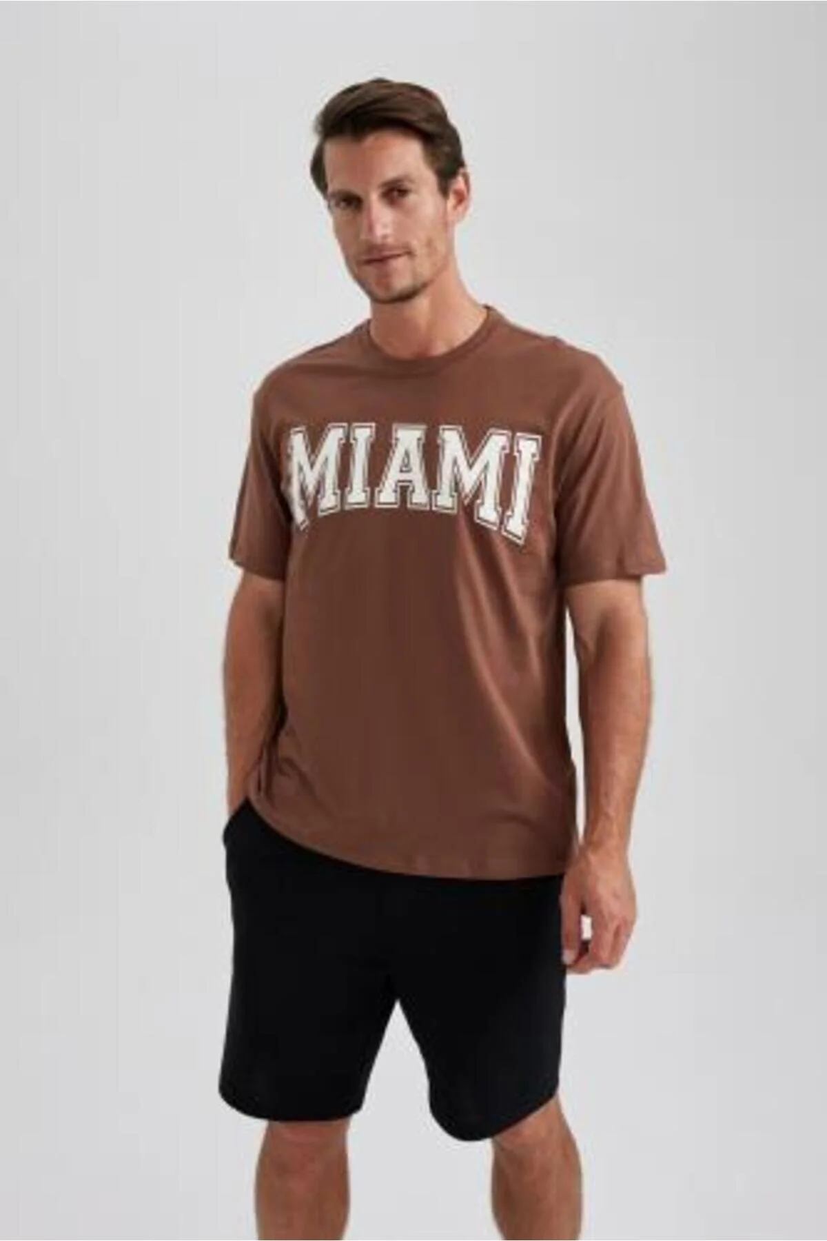 Bild von DeFacto T-shirt Mit Rundhalsausschnitt Und Normaler Passform für Herren - XL