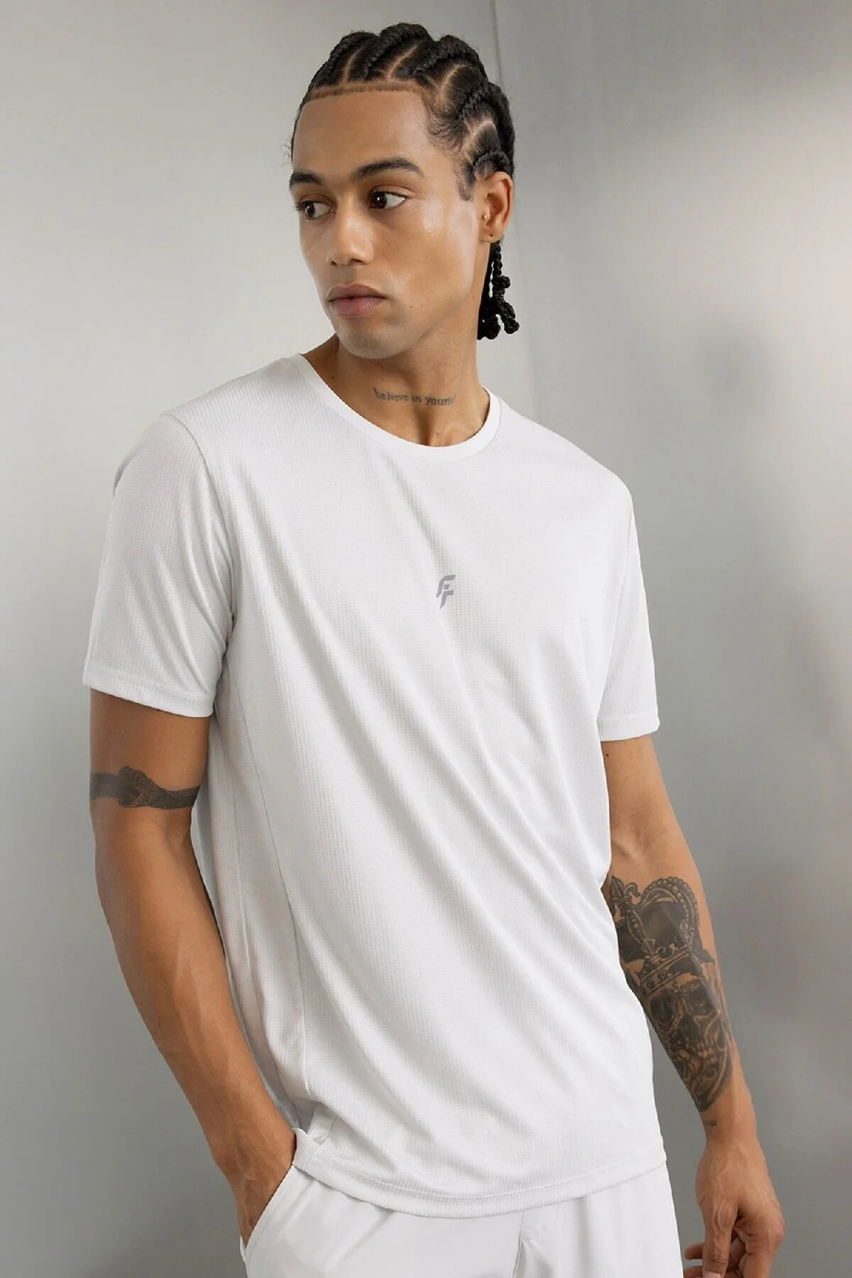 Bild von DeFacto Weißes, Schmal Geschnittenes, Bedrucktes Sport-t-shirt – Rundhalsausschnitt, Kurze Ärmel X6142az24au für Herren - XL