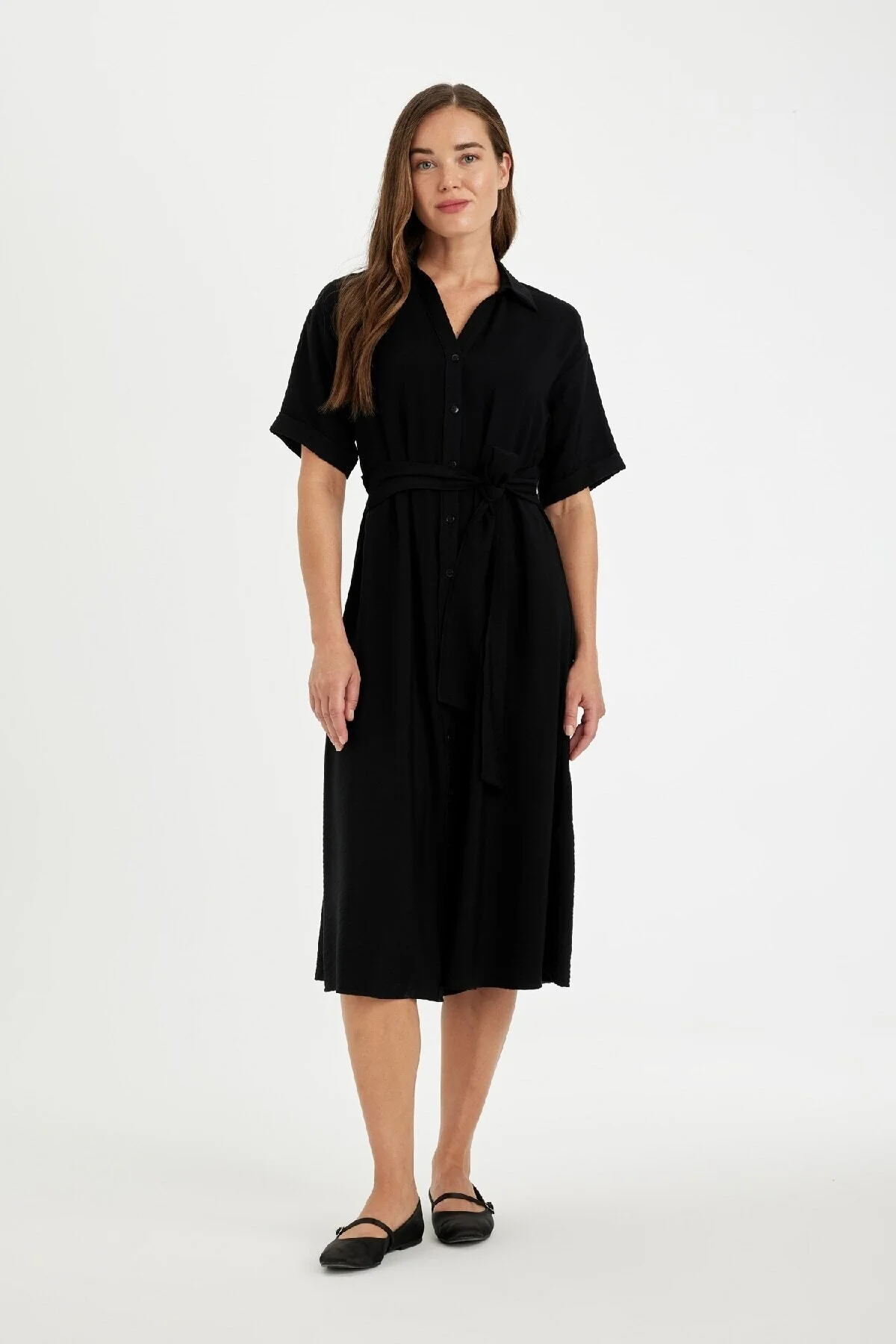 Bild von DeFacto Geknöpftes, Kurzärmliges Midikleid Mit Gürtel D4055axns für Damen - 40