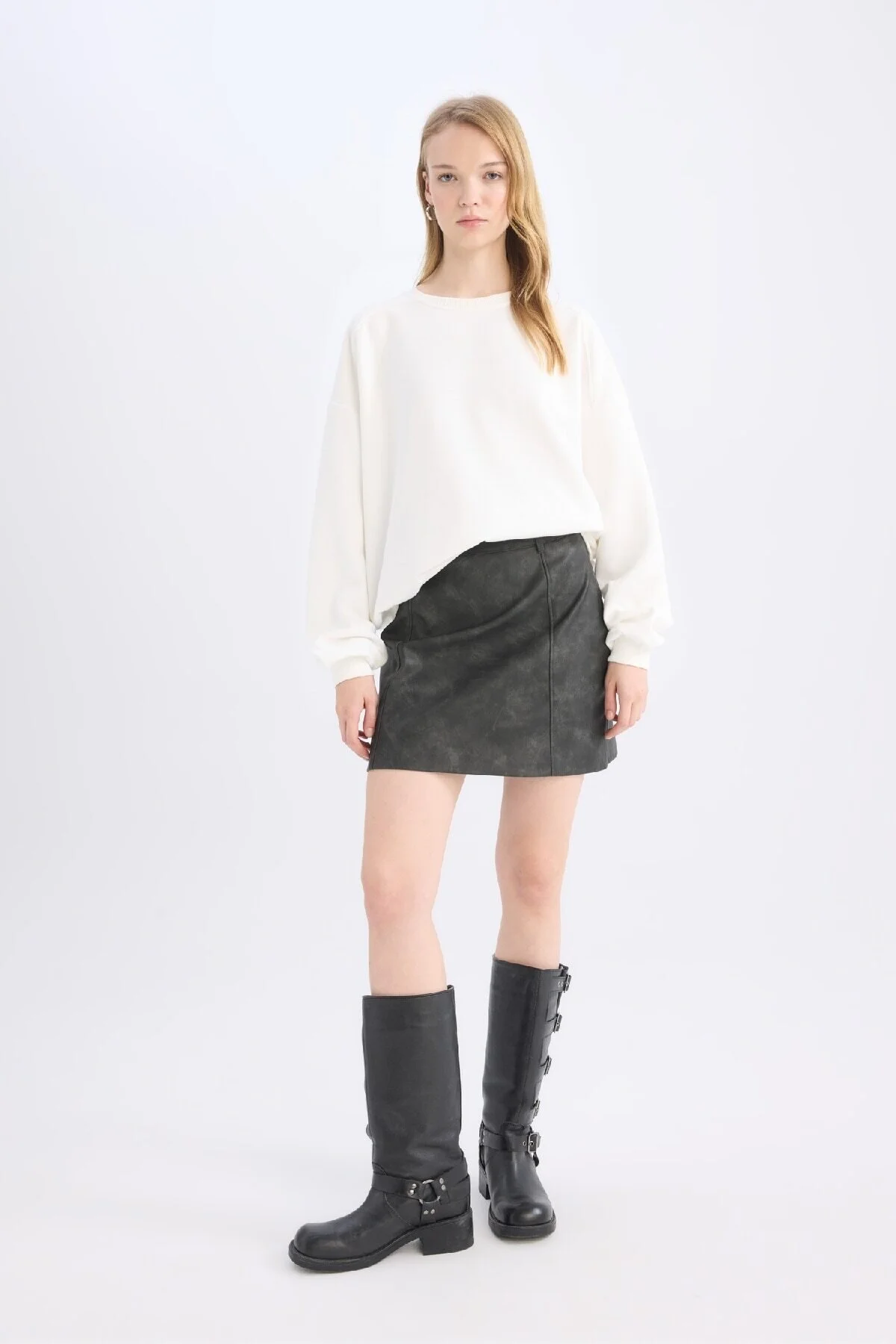 Bild von DeFacto Coool A-linien-minirock Aus Gewaschenem Kunstleder Mit Hoher Taille für Damen - M