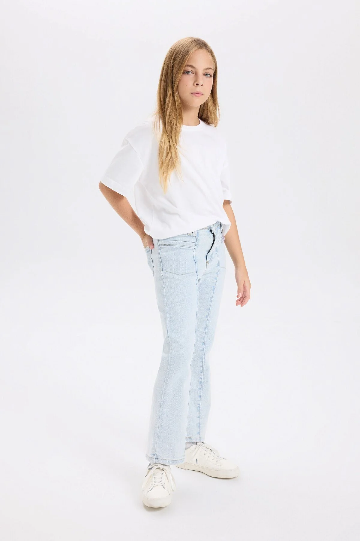 Bild von DeFacto Flare-fit-jeanshose Für Mädchen Mit Spanischer Beintasche für Damen - 11–12 Jahre