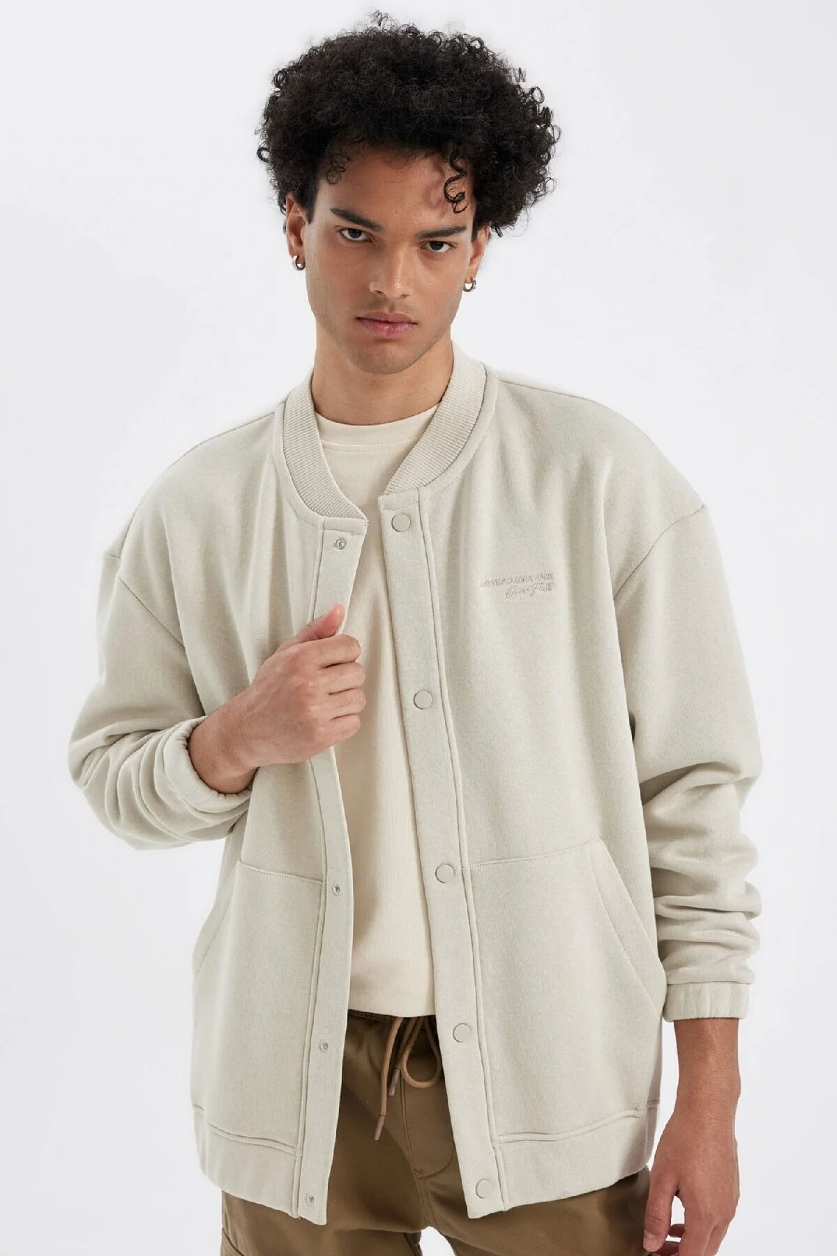 Bild von DeFacto Übergroßer Bomber-cardigan Mit College-kragen Und Druckknopfverschluss – Weiche Federn, Taschen C7057ax24au für Herren - XS