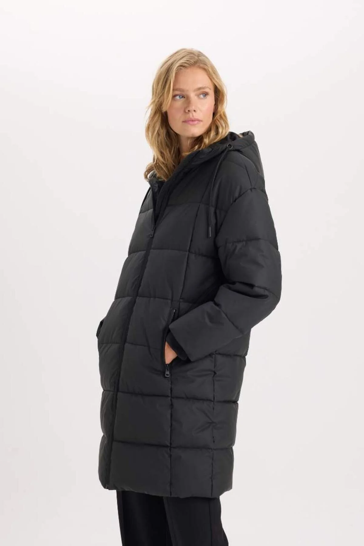 Bild von DeFacto Regular Fit Kapuzenparka Mit Reißverschlusstasche D5953ax für Damen - M