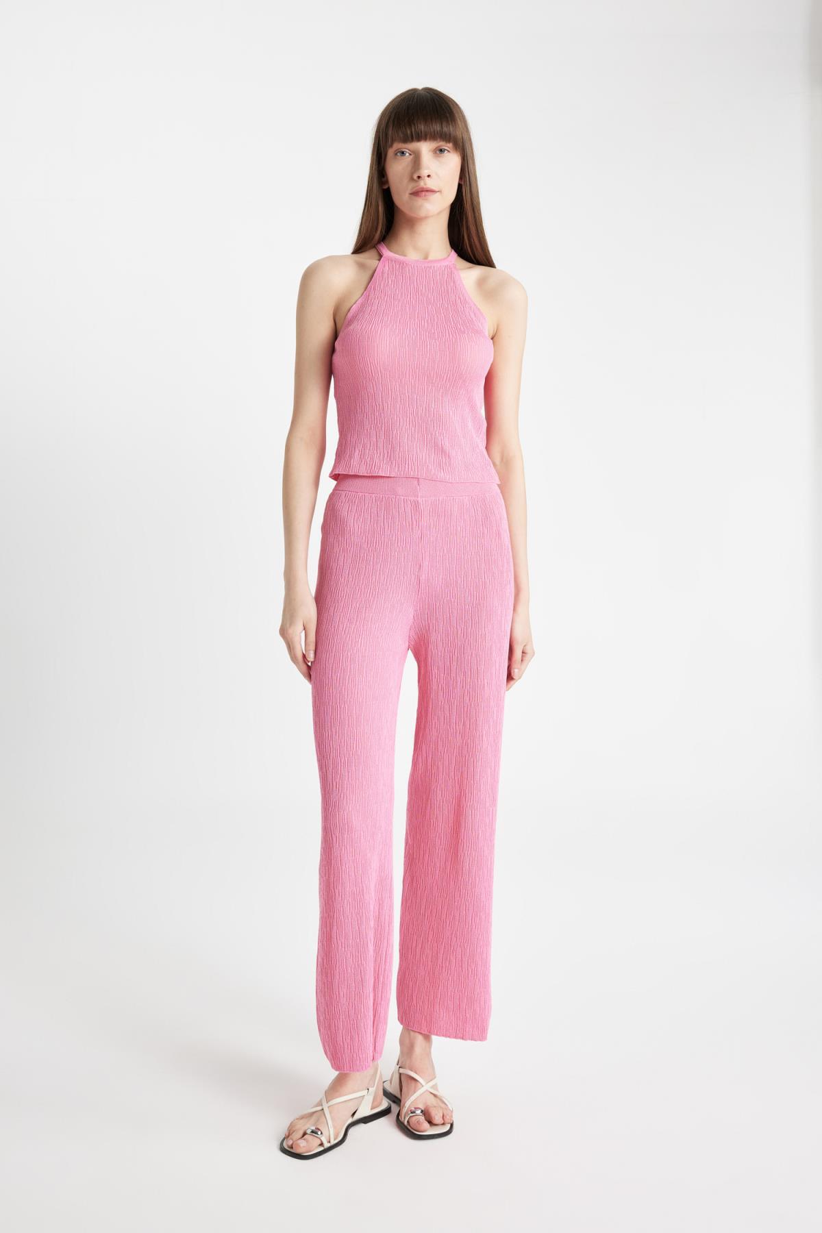 Bild von DeFacto Hose Mit Weitem Bein Und Weitem Bein für Damen - S