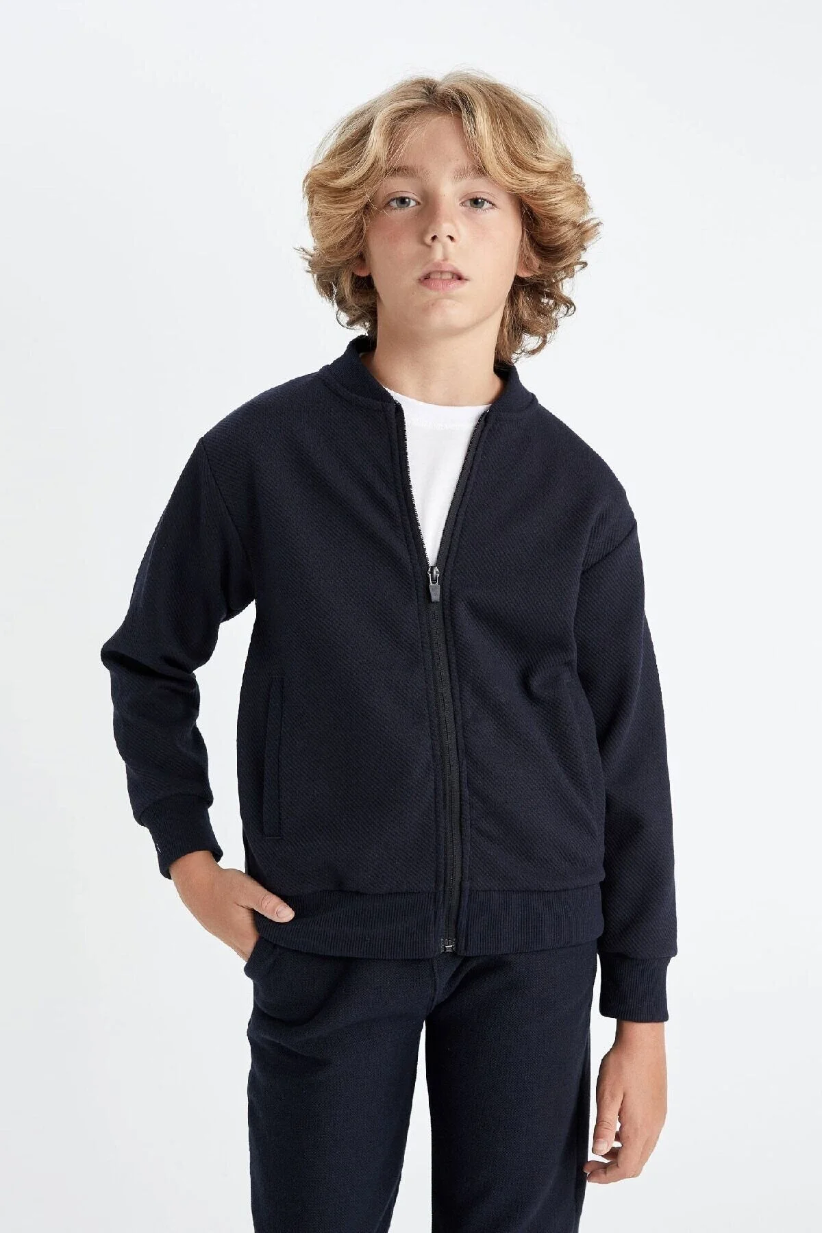 Bild von DeFacto Saisonale Bomber-strickjacke Für Jungen – College-kragen, Reißverschluss, Doppeltaschen D2803a824au für Herren - 13–14 Jahre