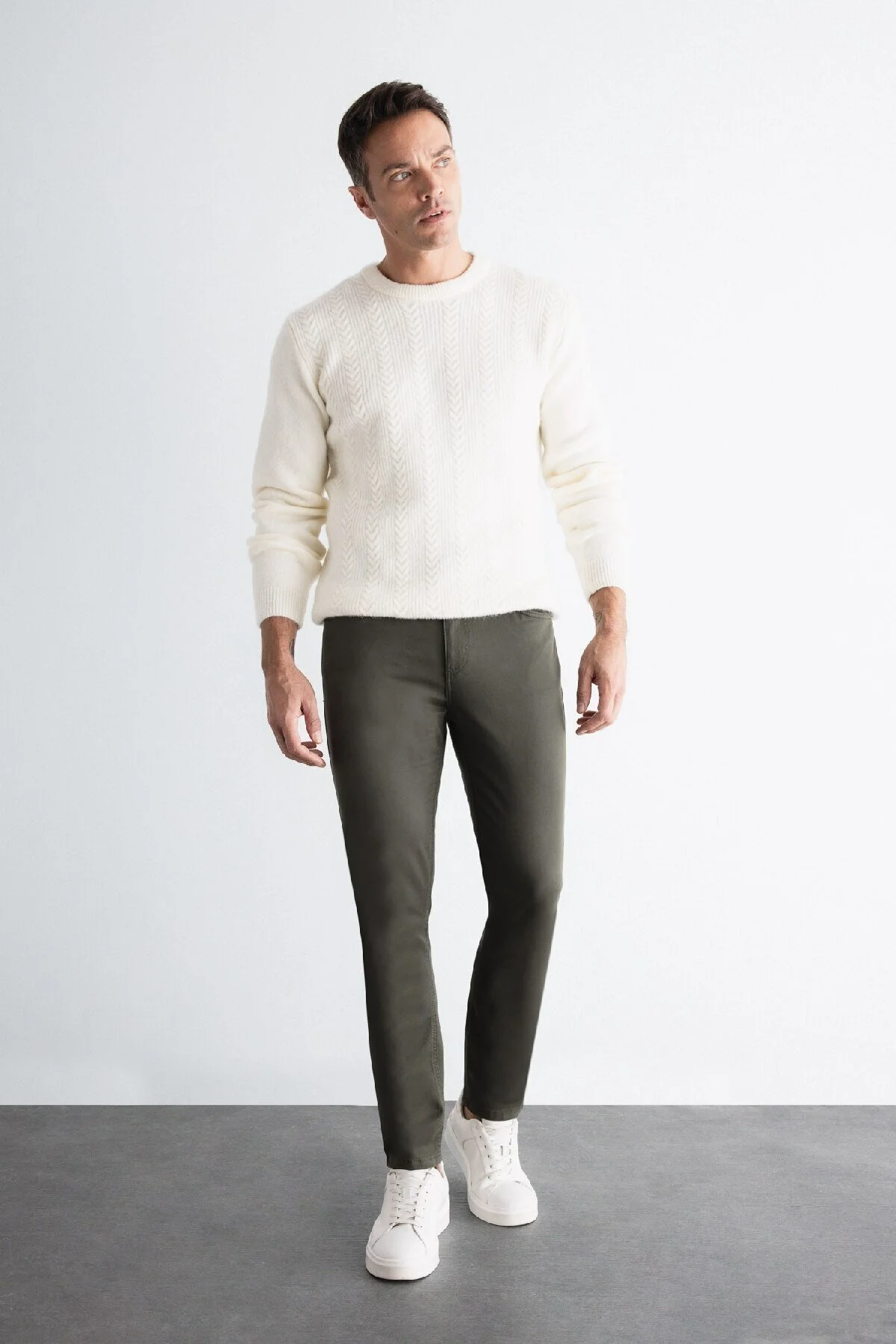 Bild von DeFacto Chino Canvas-hose, Schmale Passform, Schmale Passform, Baumwolle, Dehnbar, Schmales Bein, C9441ax24au für Herren - 29-30