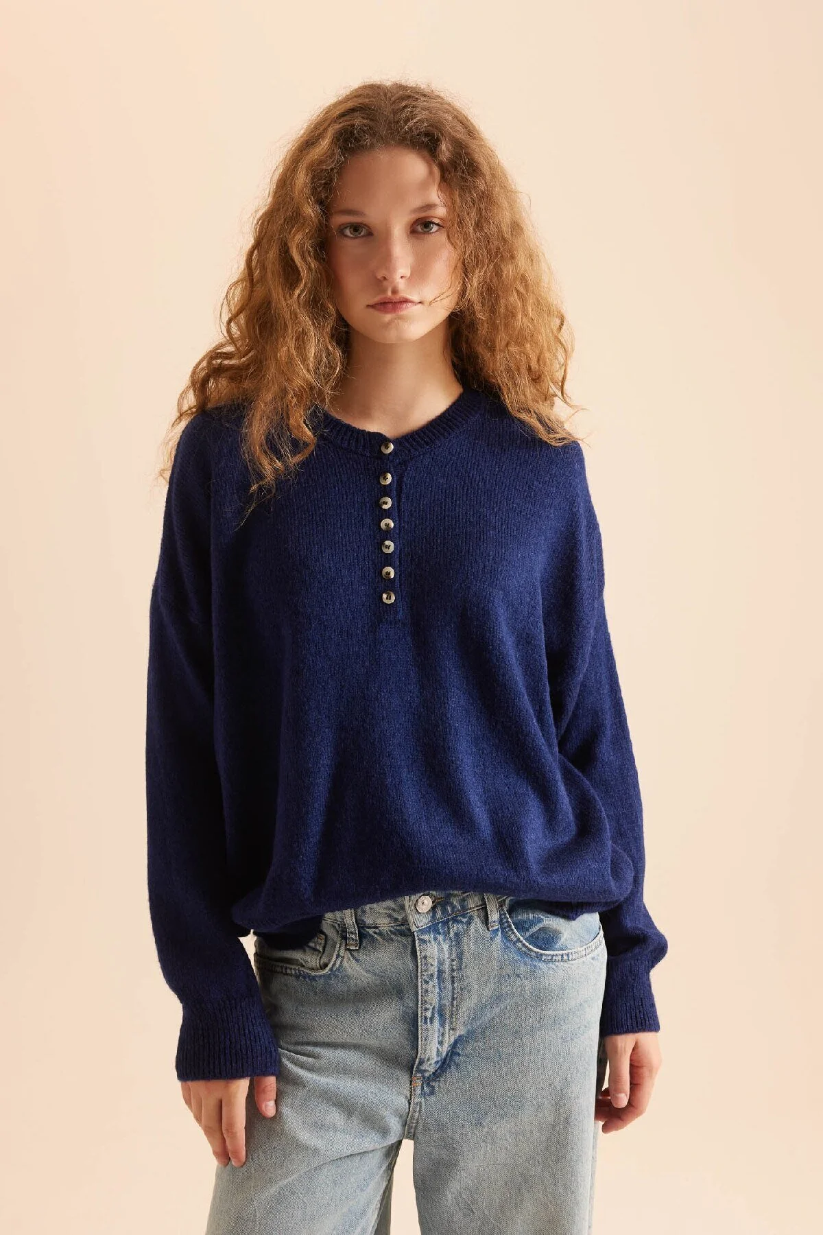 Bild von DeFacto Relax Fit Strickpullover Mit Geknöpftem Kragen D4913axns für Damen - S