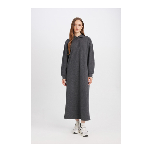 Bild von DeFacto Maxikleid Mit Polokragen – Einfarbig, Lange Ärmel und Thessaloniki-Stoff