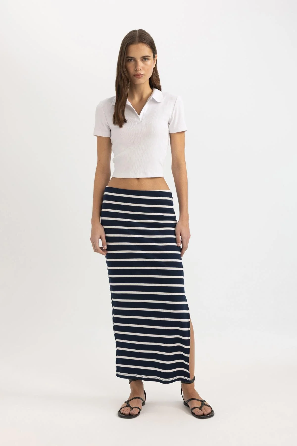 Bild von DeFacto Gestreifter Midirock Mit Geripptem Camisole Und Normaler Taille für Damen - L