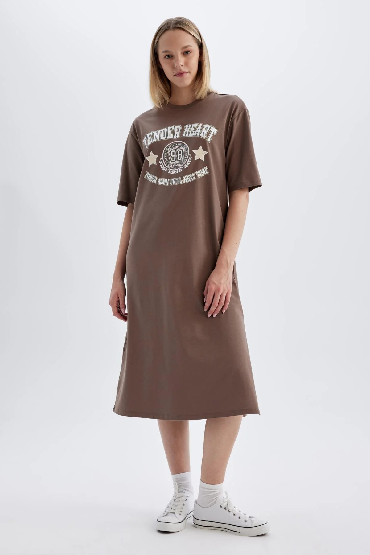 Bild von DeFacto Bedrucktes Midikleid Mit Rundhalsausschnitt Kurzarm Gekämmt für Damen - XS-S
