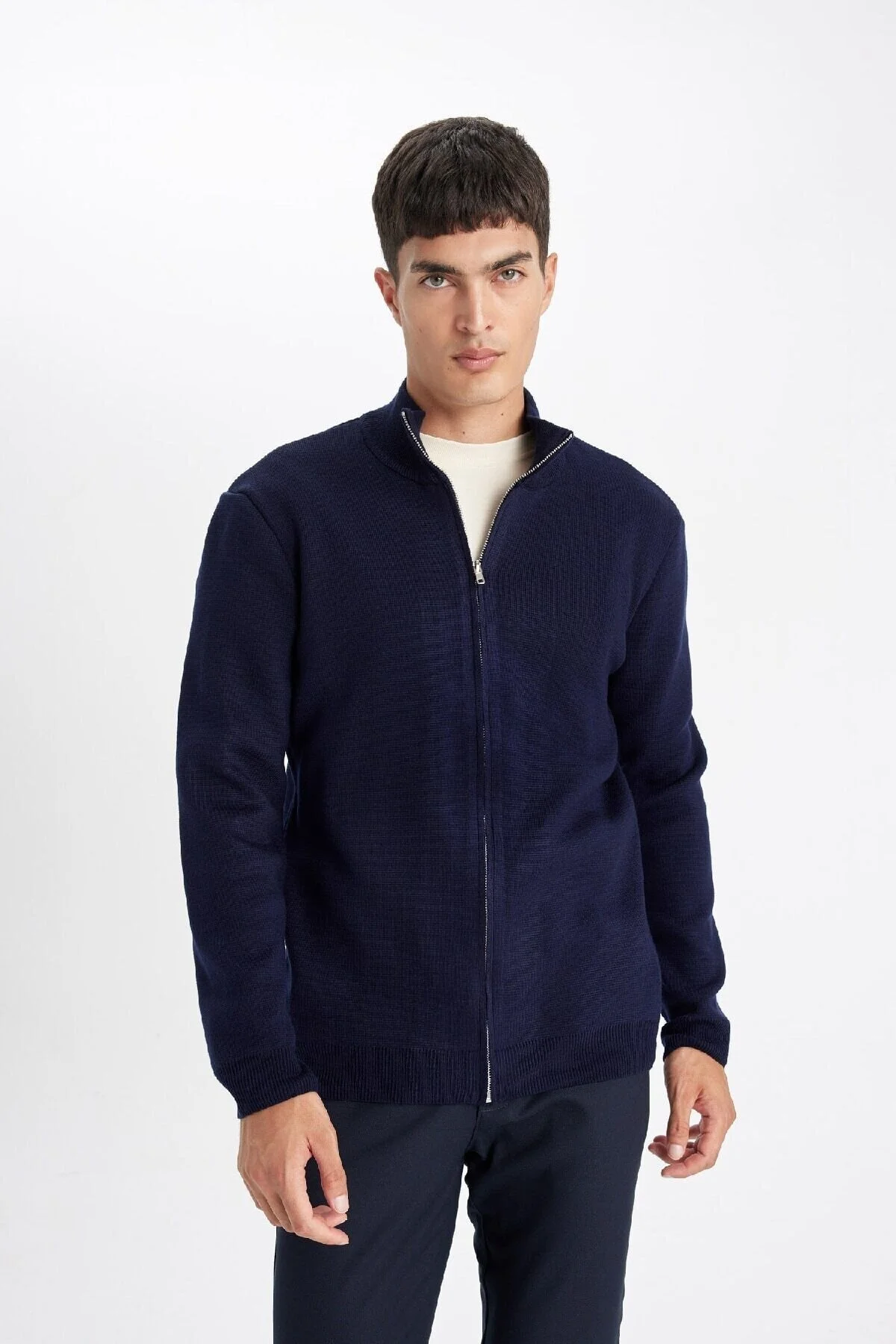 Bild von DeFacto Bequemes Basic-sweatshirt Mit Stehkragen Und Taschen – D4971ax24au für Herren - XL