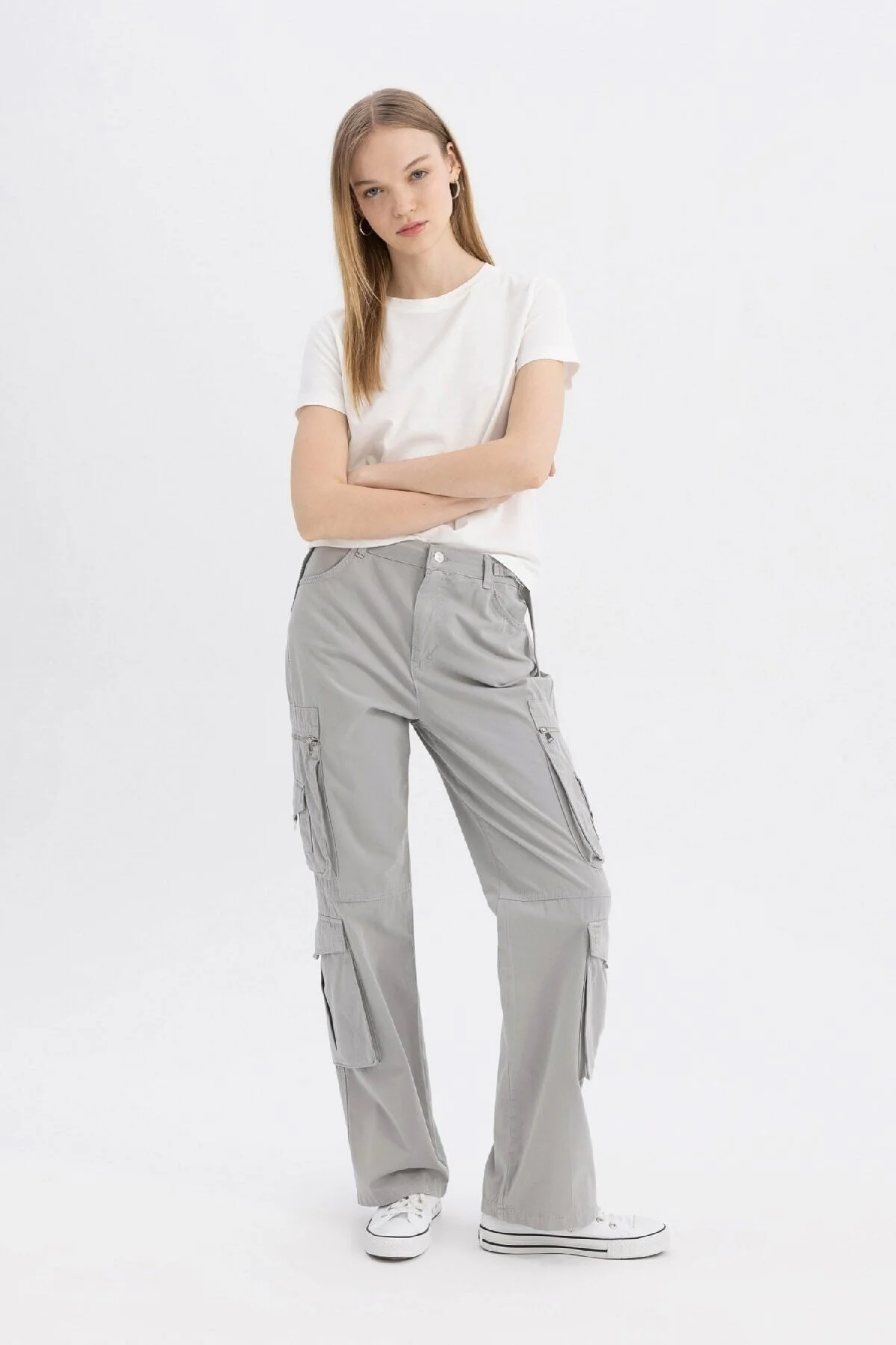 Bild von DeFacto Coool Gabardine-hose Mit Gerader Passform Und Cargotaschen B6873ax24sp für Damen - 36