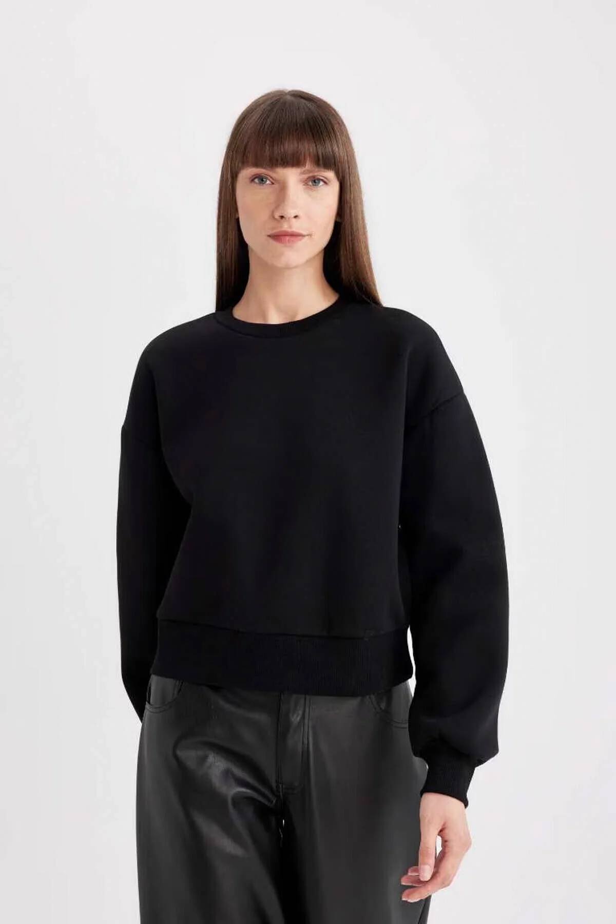Bild von DeFacto Boxy Fit Rundhalsausschnitt, Dickes, Einfaches Basic-sweatshirt, 25 Karat 801004894 für Damen - S