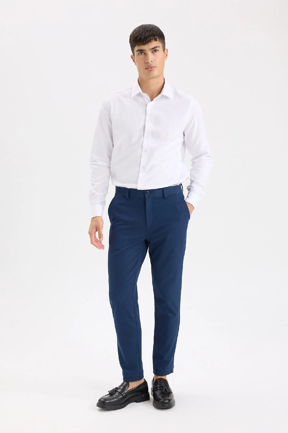 Bild von DeFacto Maßgeschneiderte Hose Mit Geradem Bein Und Allround-stretch für Herren - 32/30