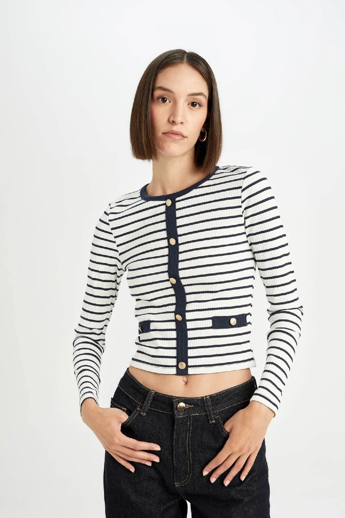 Bild von DeFacto Slim Fit Slim Fit Rundhalsausschnitt, Gestreift, Geknöpft, Smart-camisole, Langärmliges T-shirt für Damen - S