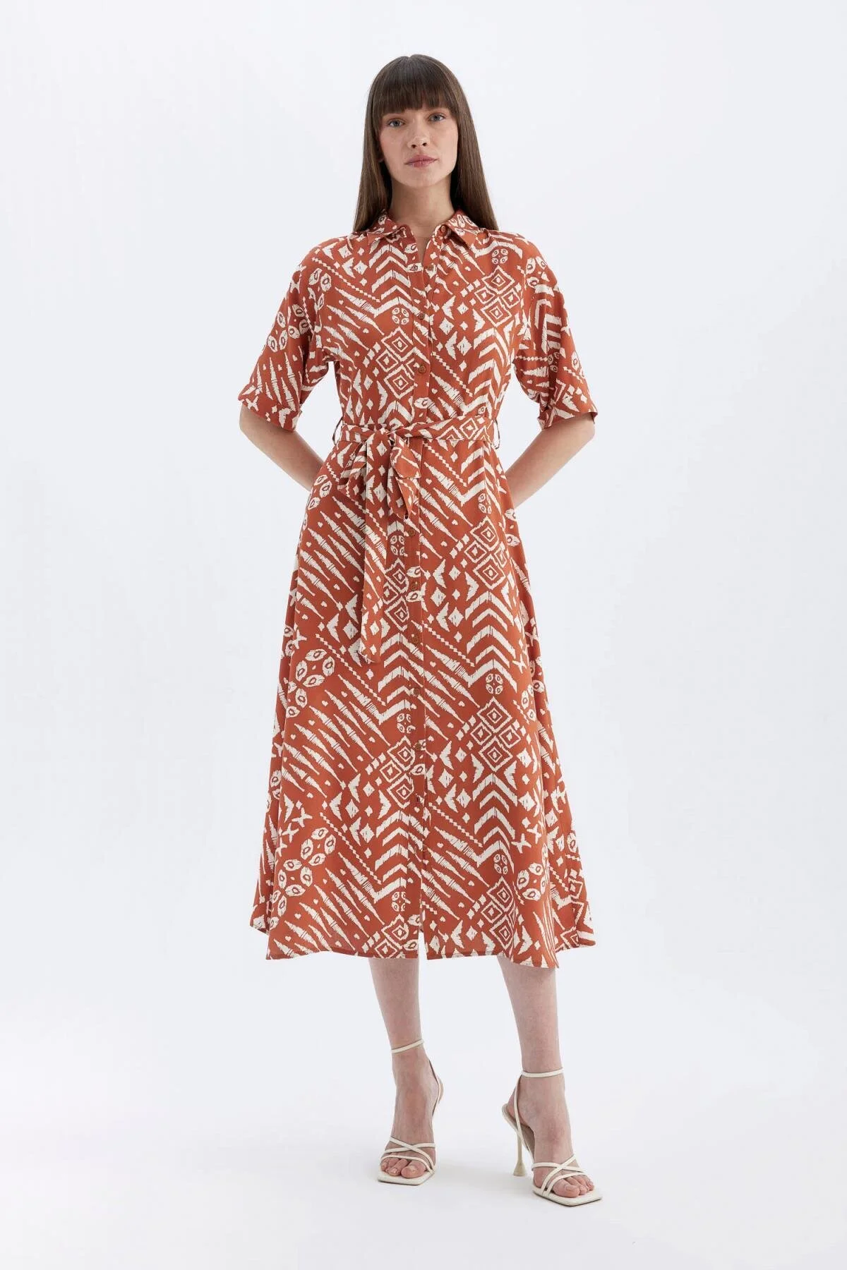 Bild von DeFacto Gemustertes Kurzarm-midikleid Mit Hemdkragen - für Damen - 38