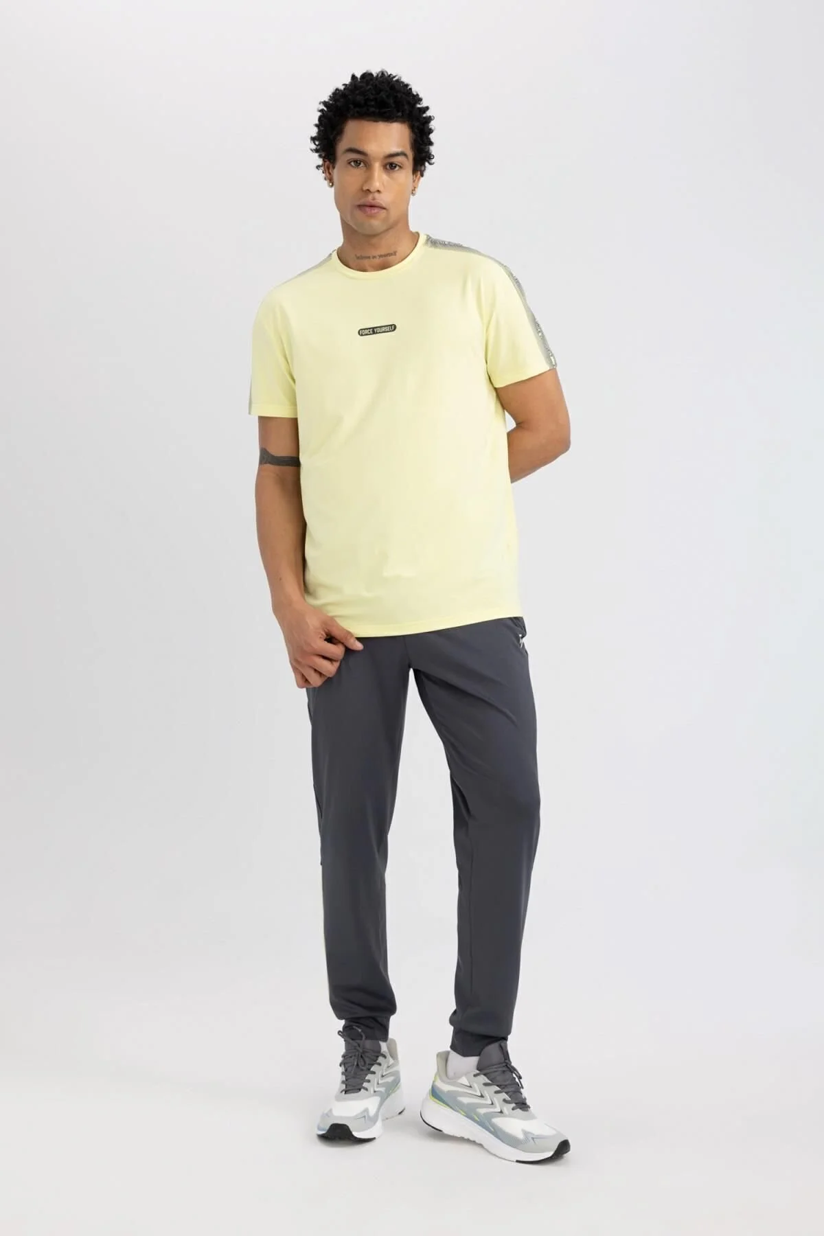 Bild von DeFacto Jogginghose Mit Standard-passform – Doppeltaschen, Skuba-tauchstoff, B5146ax24sp für Herren - S