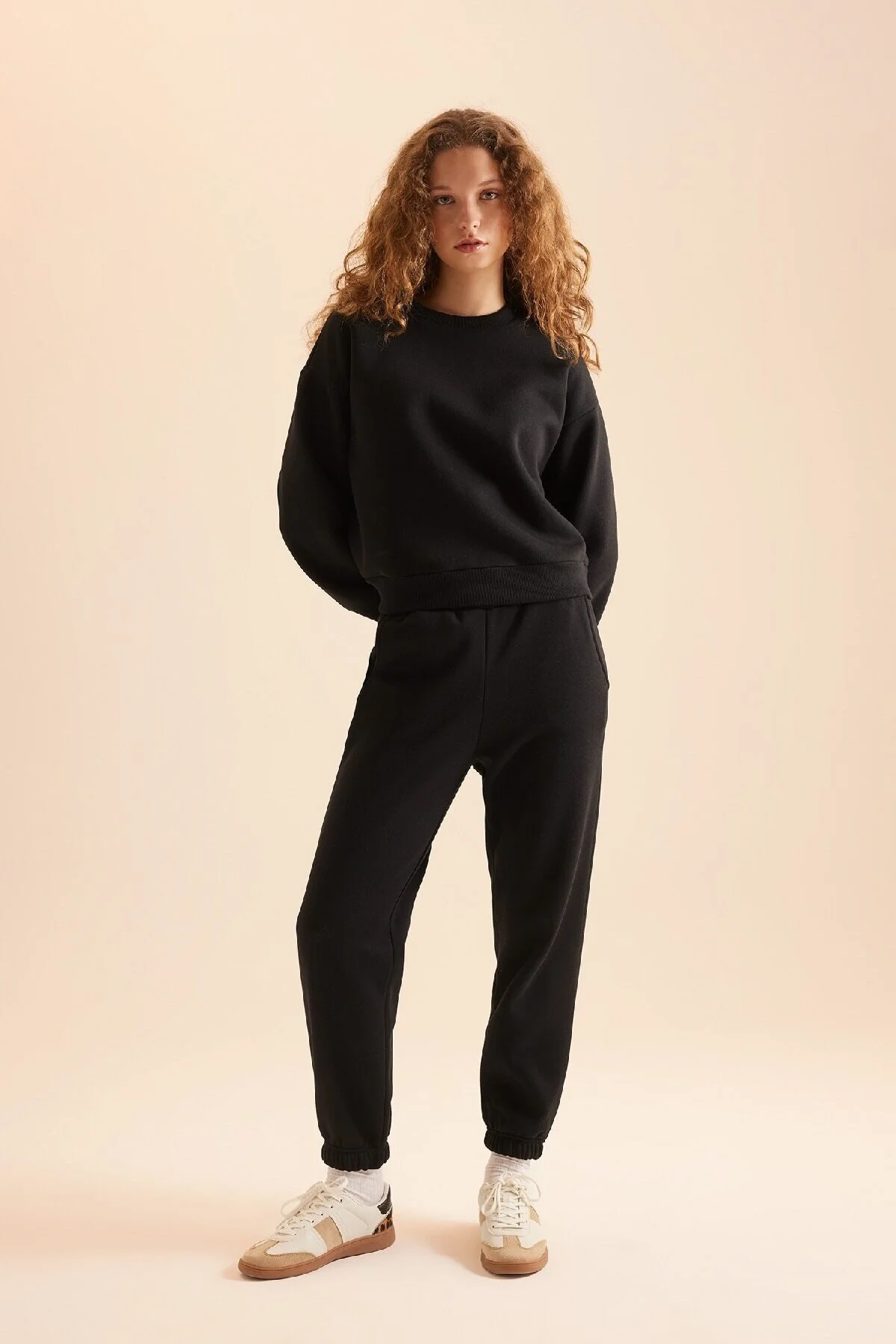 Bild von DeFacto Basic-trainingsanzug-set Aus Dickem Fleece Mit Normaler Passform Und Normaler Passform D8022axns für Damen - XL