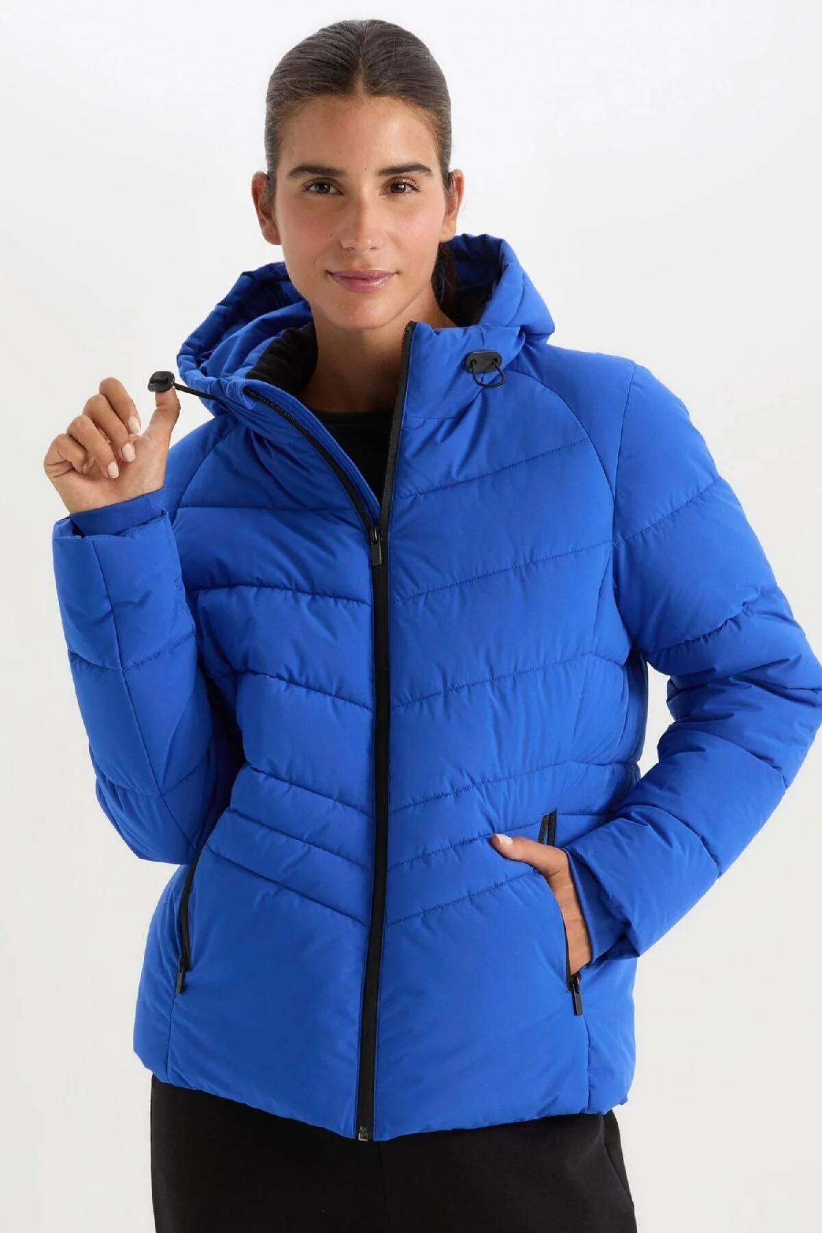 Bild von DeFacto Fit Wasserabweisender Puffermantel Mit Kapuze Und Reißverschlusstasche C8141ax24wn für Damen - XL