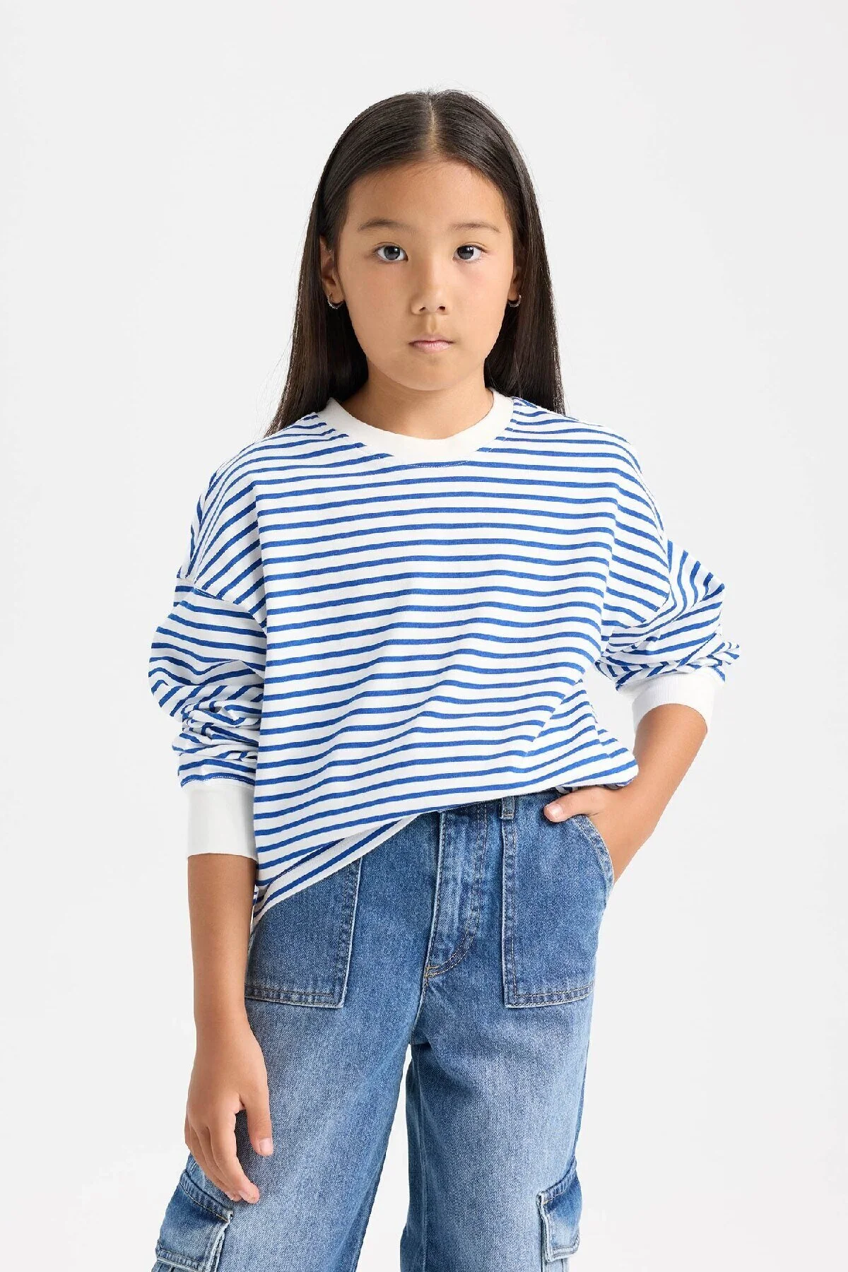 Bild von DeFacto Gestreiftes Sweatshirt Mit Relax-fit-rundhalsausschnitt Für Mädchen für Damen - 8–9 Jahre