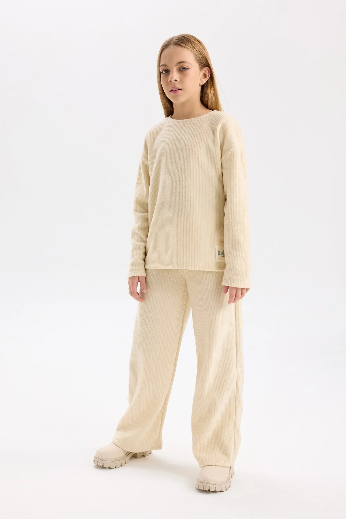 Bild von DeFacto Pyjama-set Für Mädchen – Fleece-rundhalsausschnitt, Lange Ärmel, Einfaches, Solides Ober- Und Unterteil-set für Damen - 13–14 Jahre