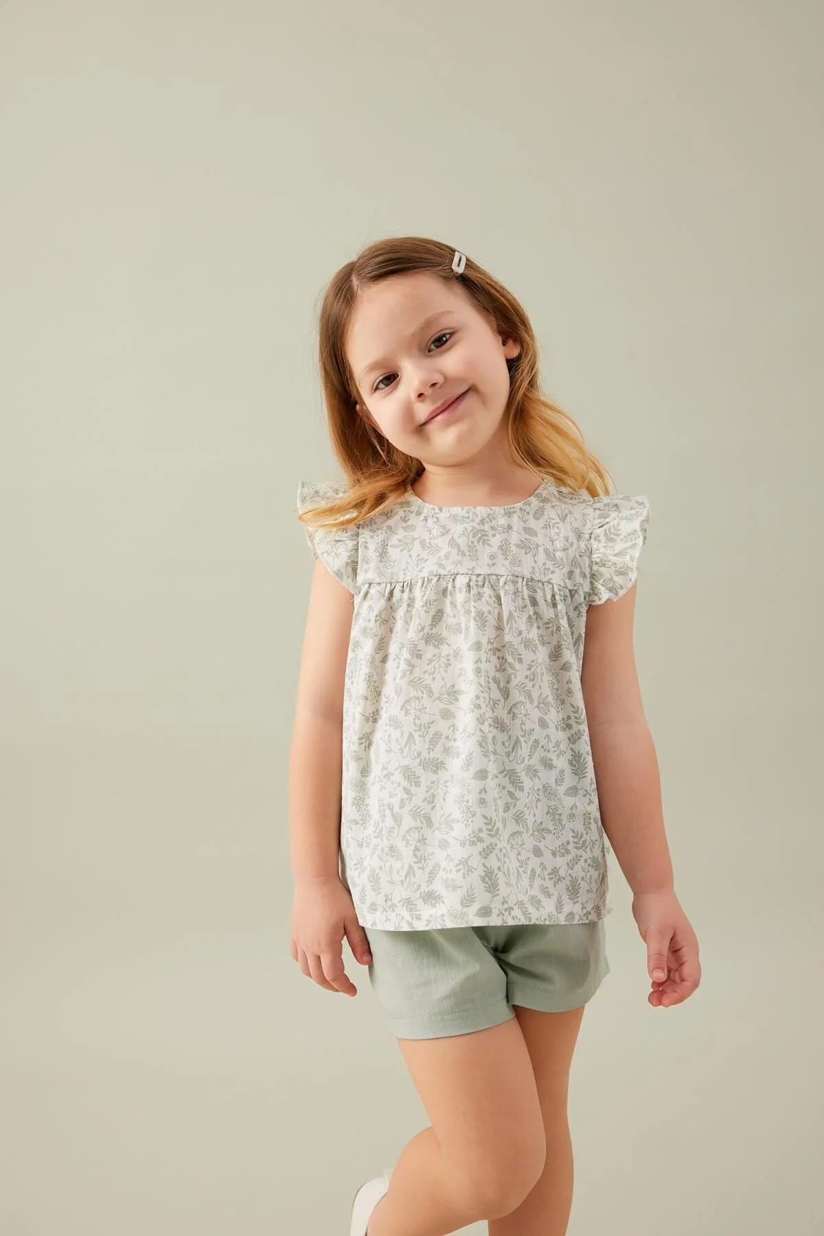 Bild von DeFacto Set Aus Bluse Und Shorts Mit Blumenmuster Für Baby-mädchen Popeline C4026a524sm für Damen - 12–18 Monate