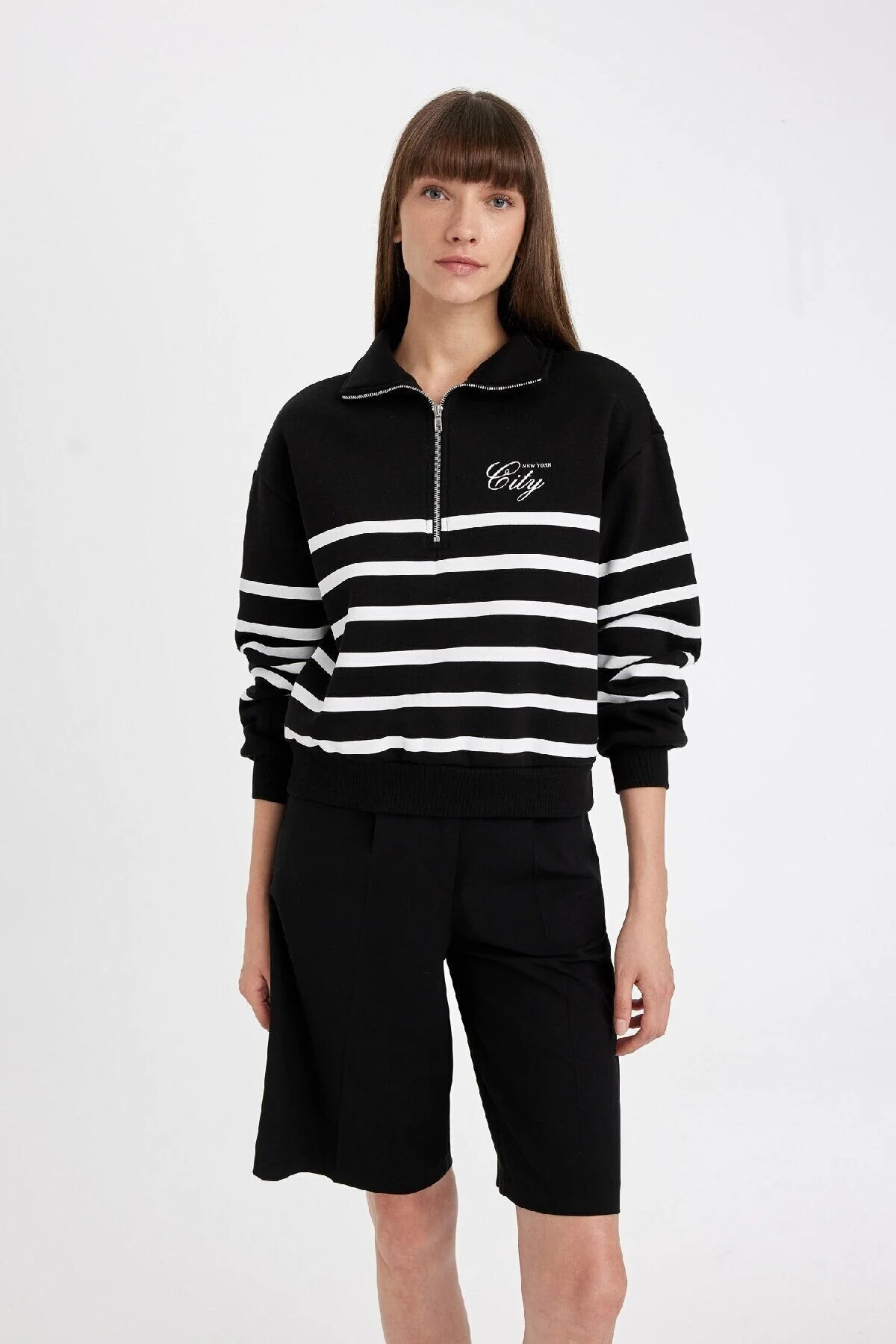 Bild von DeFacto Normale Passform, Halber Reißverschluss, Stehkragen, Gestreift, Dickes Sweatshirt D5297ax24au für Damen - M