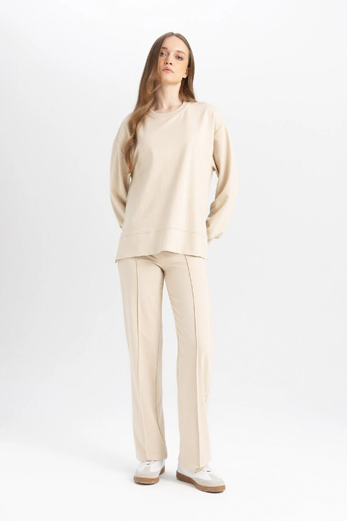 Bild von DeFacto Modell-set Aus Sweatshirt Und Hose Mit Weitem Bein für Damen - L
