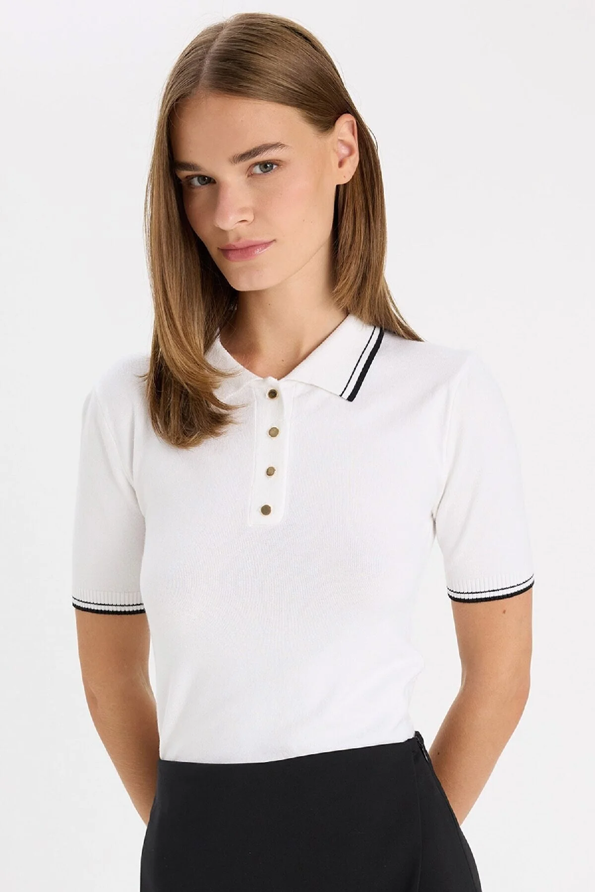 Bild von DeFacto Polokragen-strickpullover Mit Normaler Passform – Knopfleiste, Kurze Ärmel D3300ax24au für Damen - 2XL