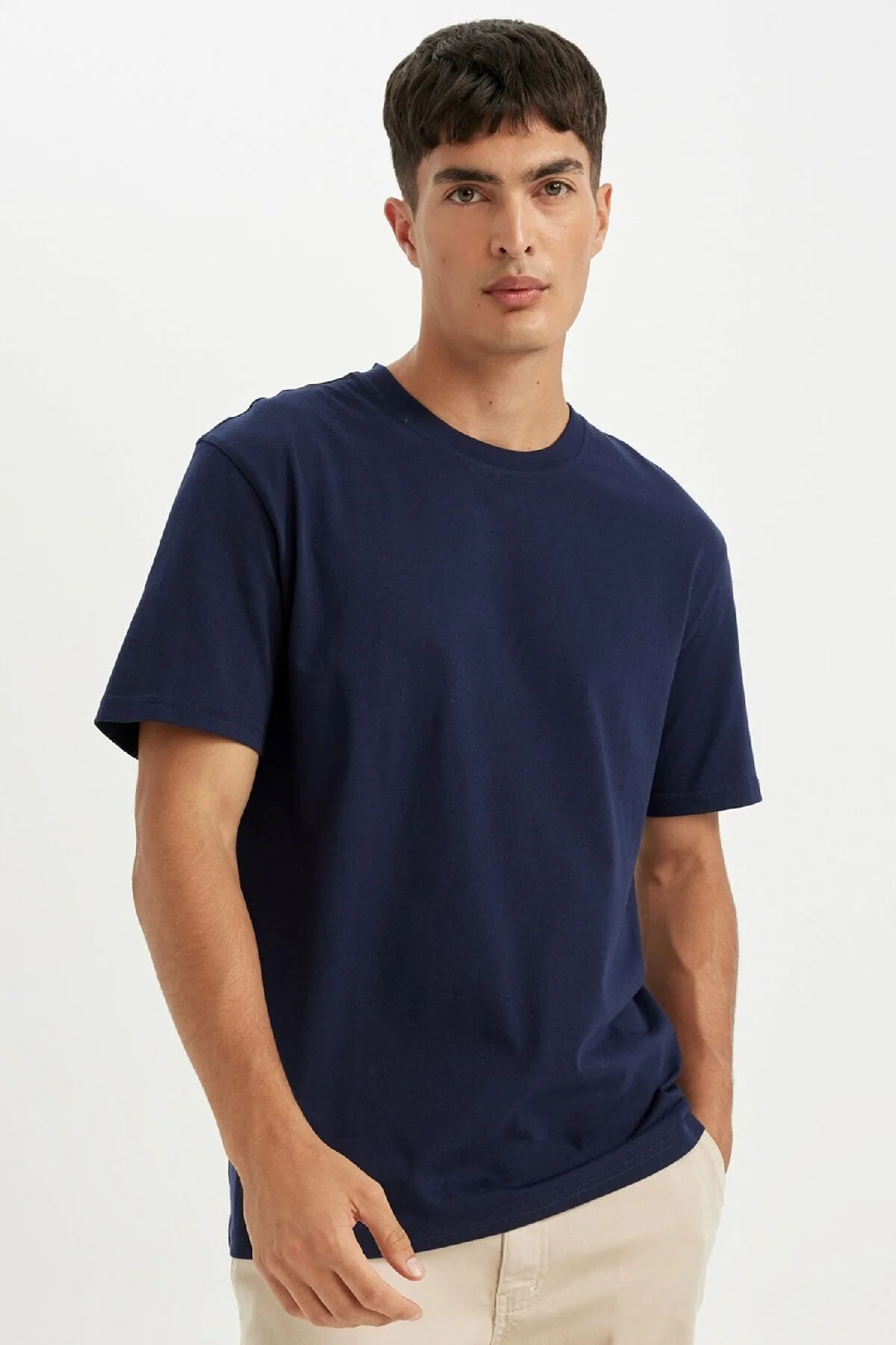 Bild von DeFacto Kurzarm-t-shirt Aus 100 % Baumwolle Mit Rundhalsausschnitt – Neue Normale Passform V7699az24au für Herren - M