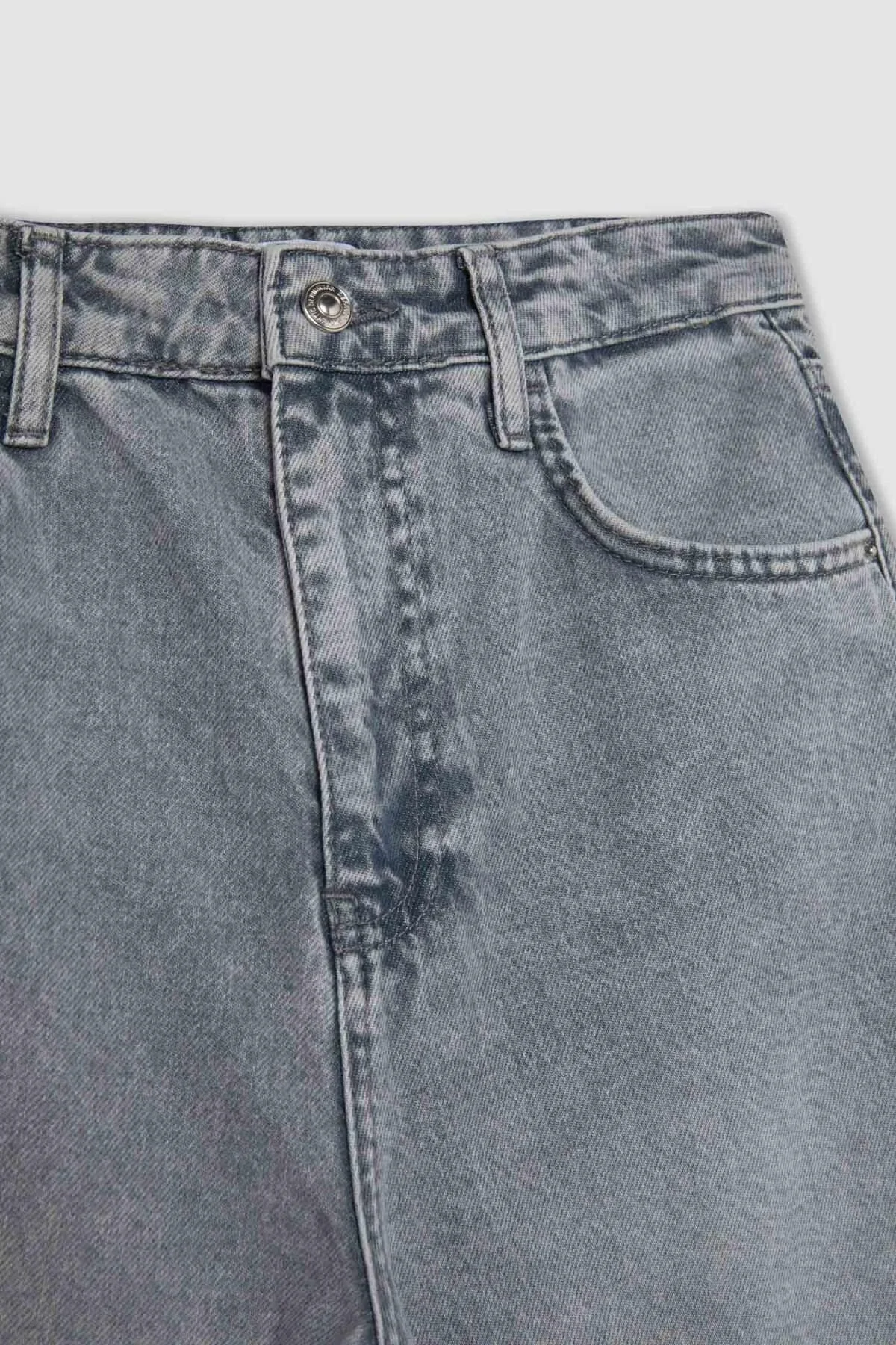 Bild von DeFacto High Waist 90er Weites Bein Zerrissene Jeans C8606ax24hs für Damen - 40