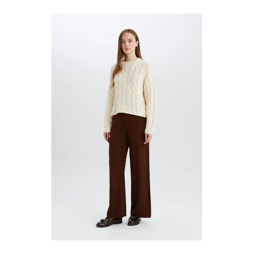 Bild von DeFacto Bequeme Strickhose für Damen – Stilvoll und Bequem