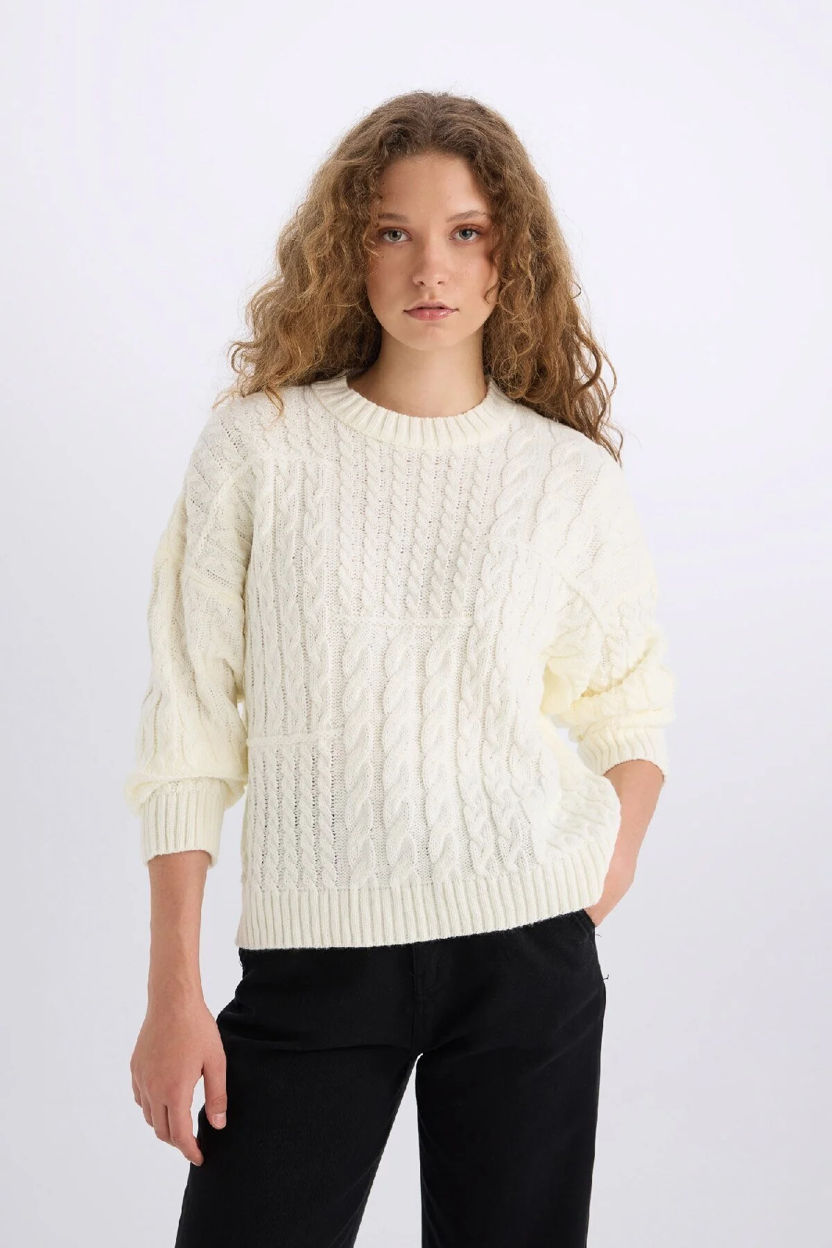 Bild von DeFacto Coool Oversize Wide Fit Strickpullover Mit Rundhalsausschnitt für Damen - L