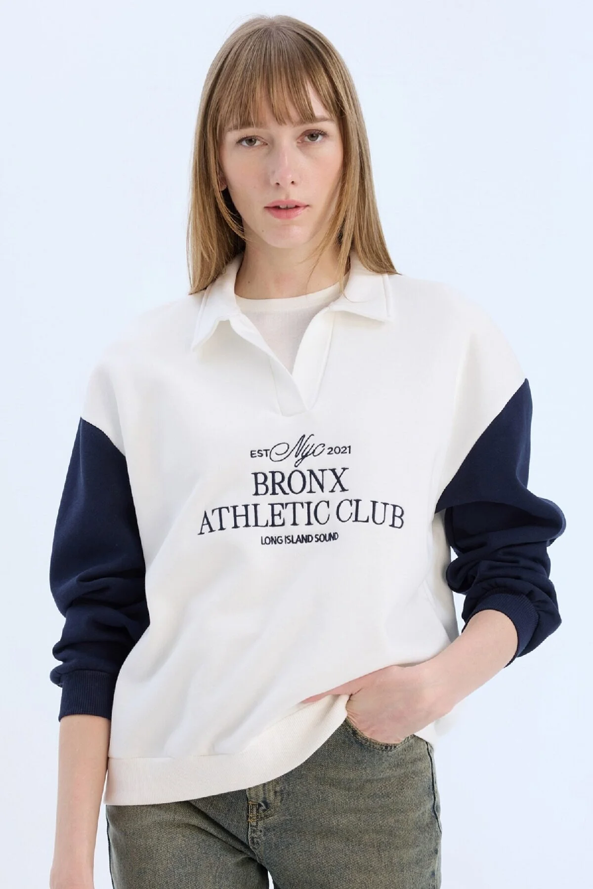 Bild von DeFacto Übergroßes, Breites, Bedrucktes, Dickes Sweatshirt Mit Polokragen für Damen - M