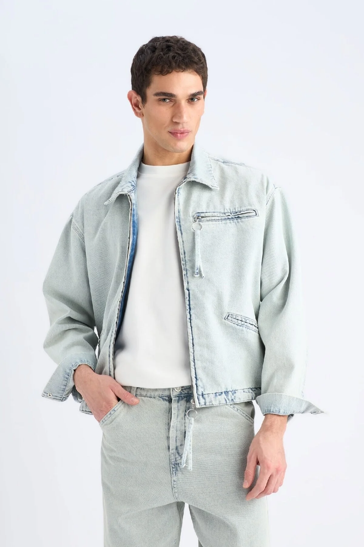 Bild von DeFacto Relax Fit Jeansjacke Mit Reißverschluss für Herren - M