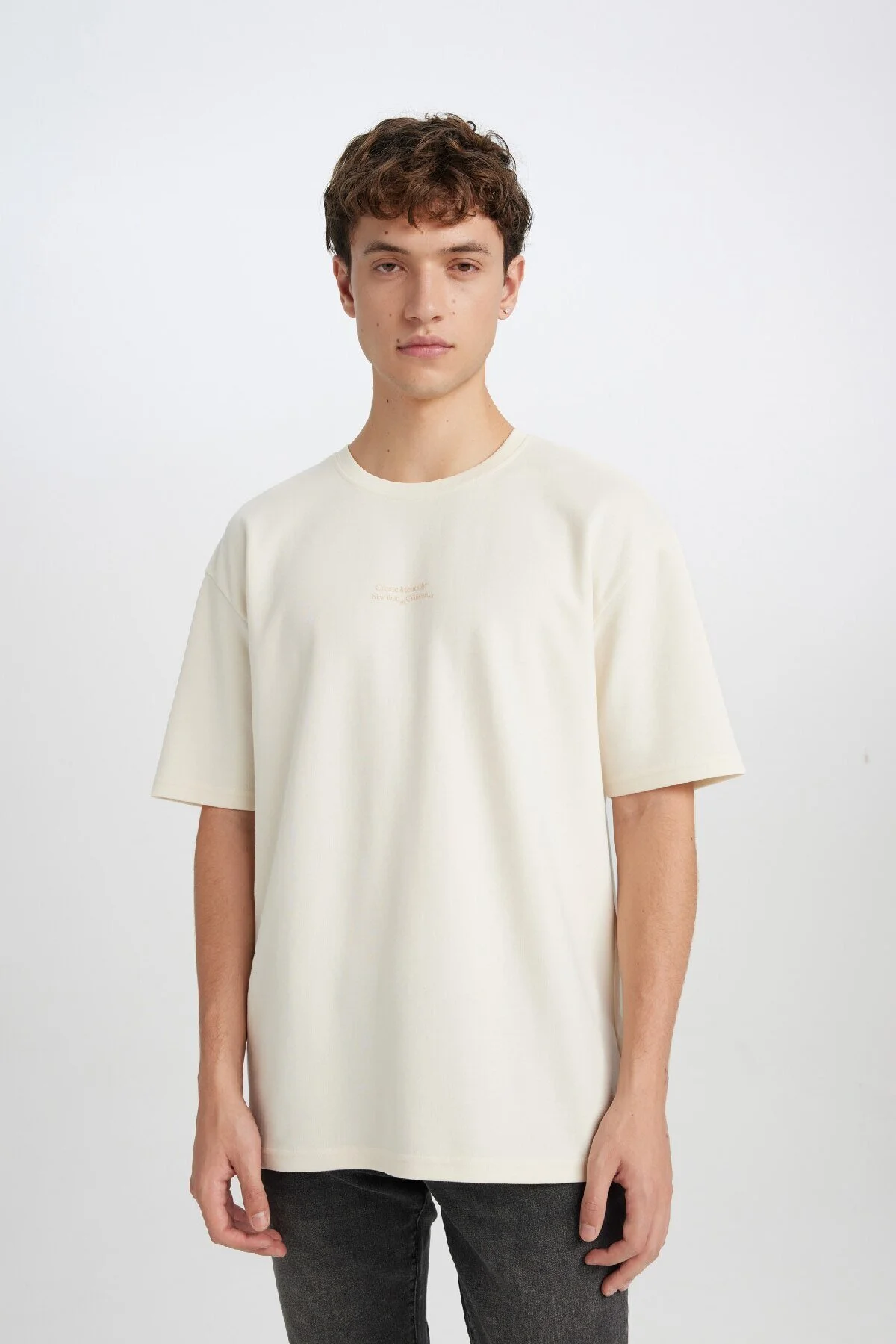 Bild von DeFacto T-shirt Ecru Boxy für Herren - XS